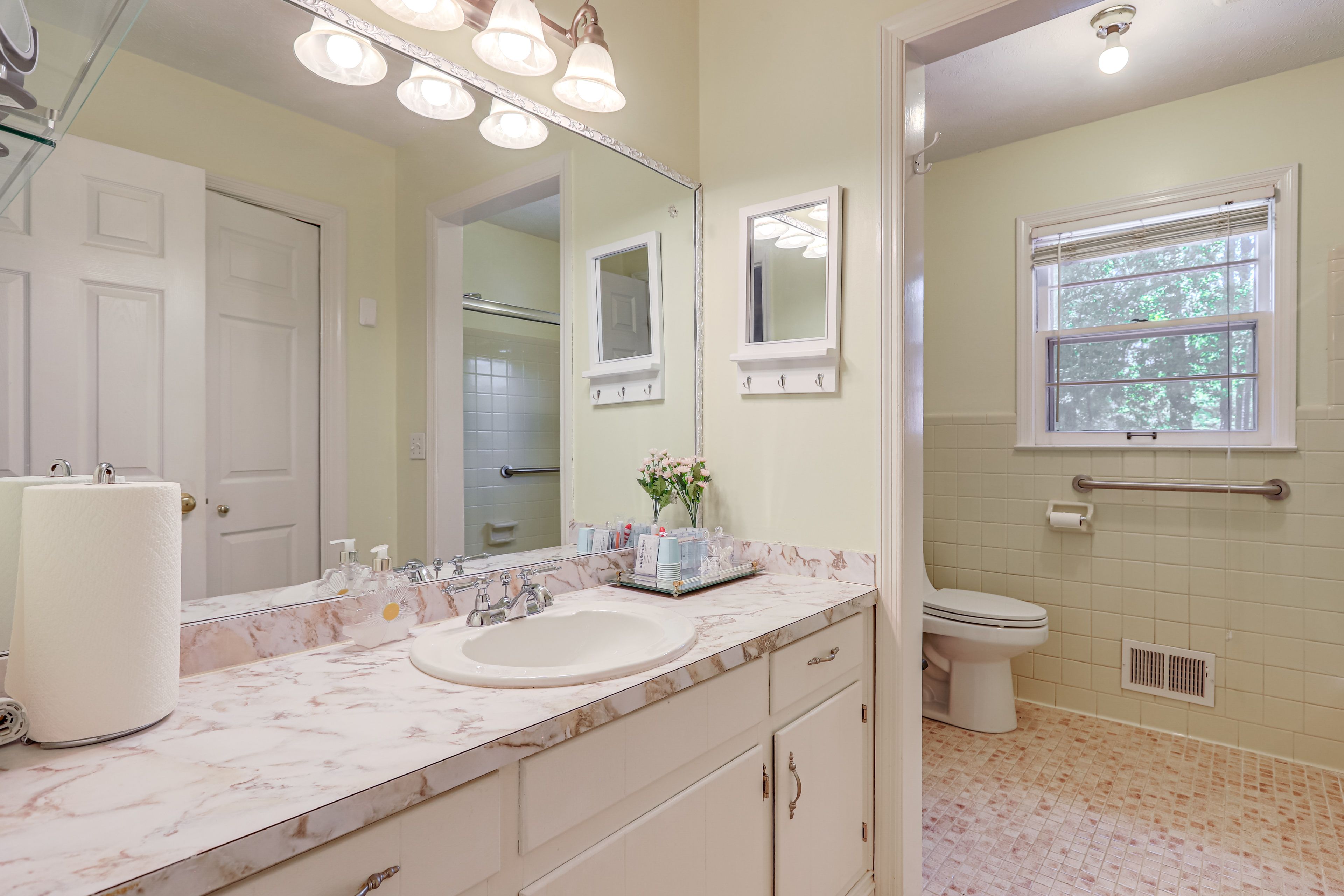 Full Bathroom | 1st Floor
