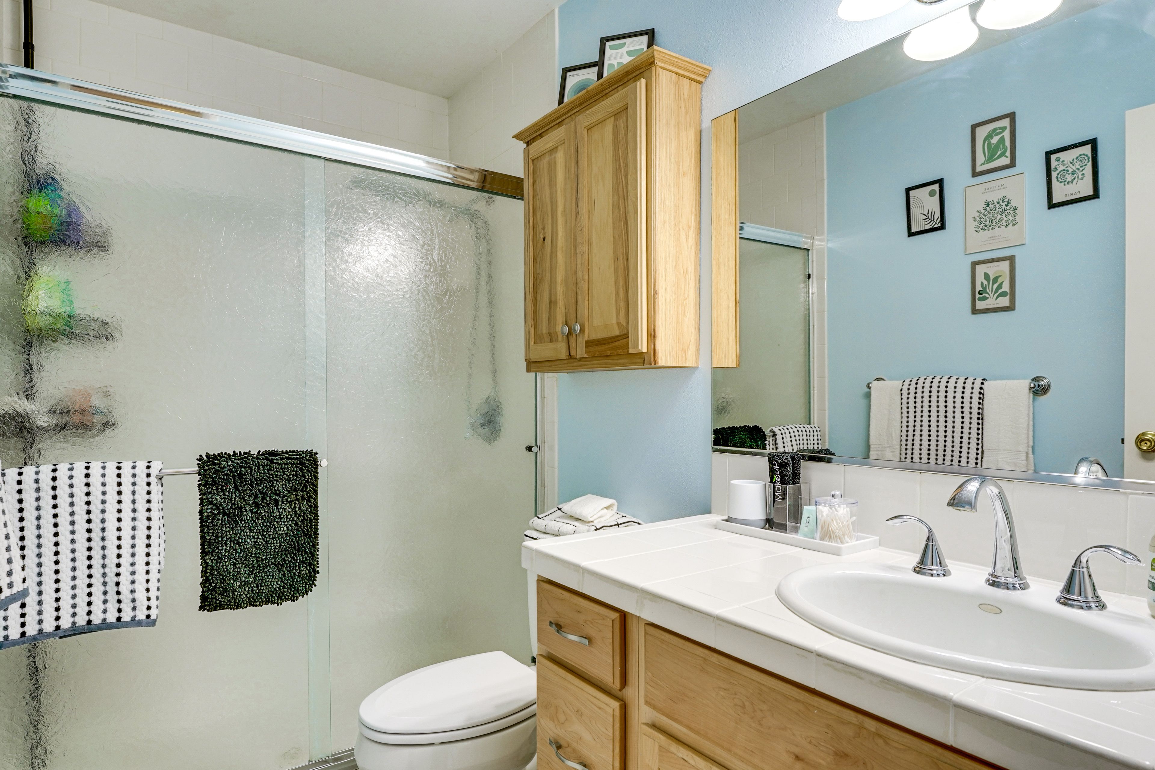 Bathroom | 2nd Floor