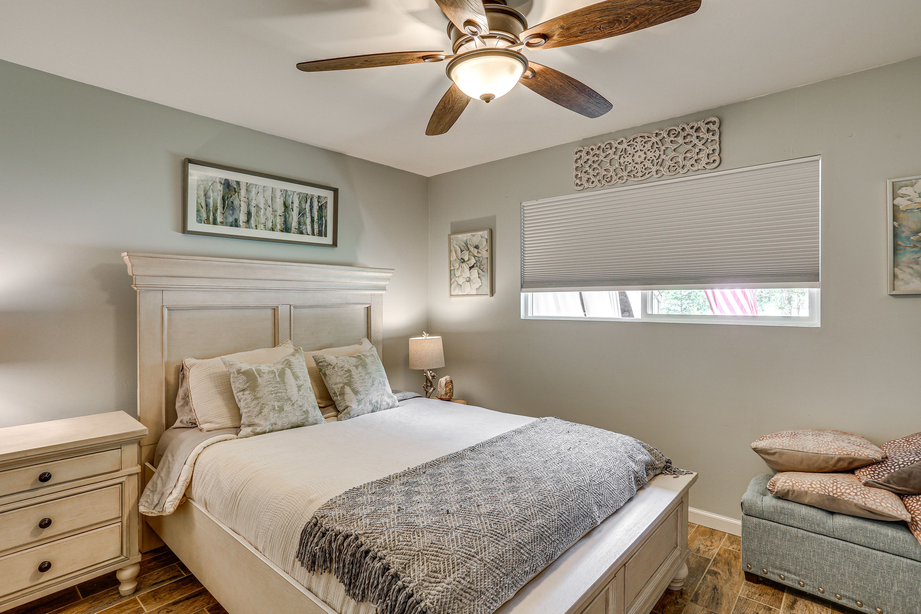 Bedroom 2 | Queen Bed