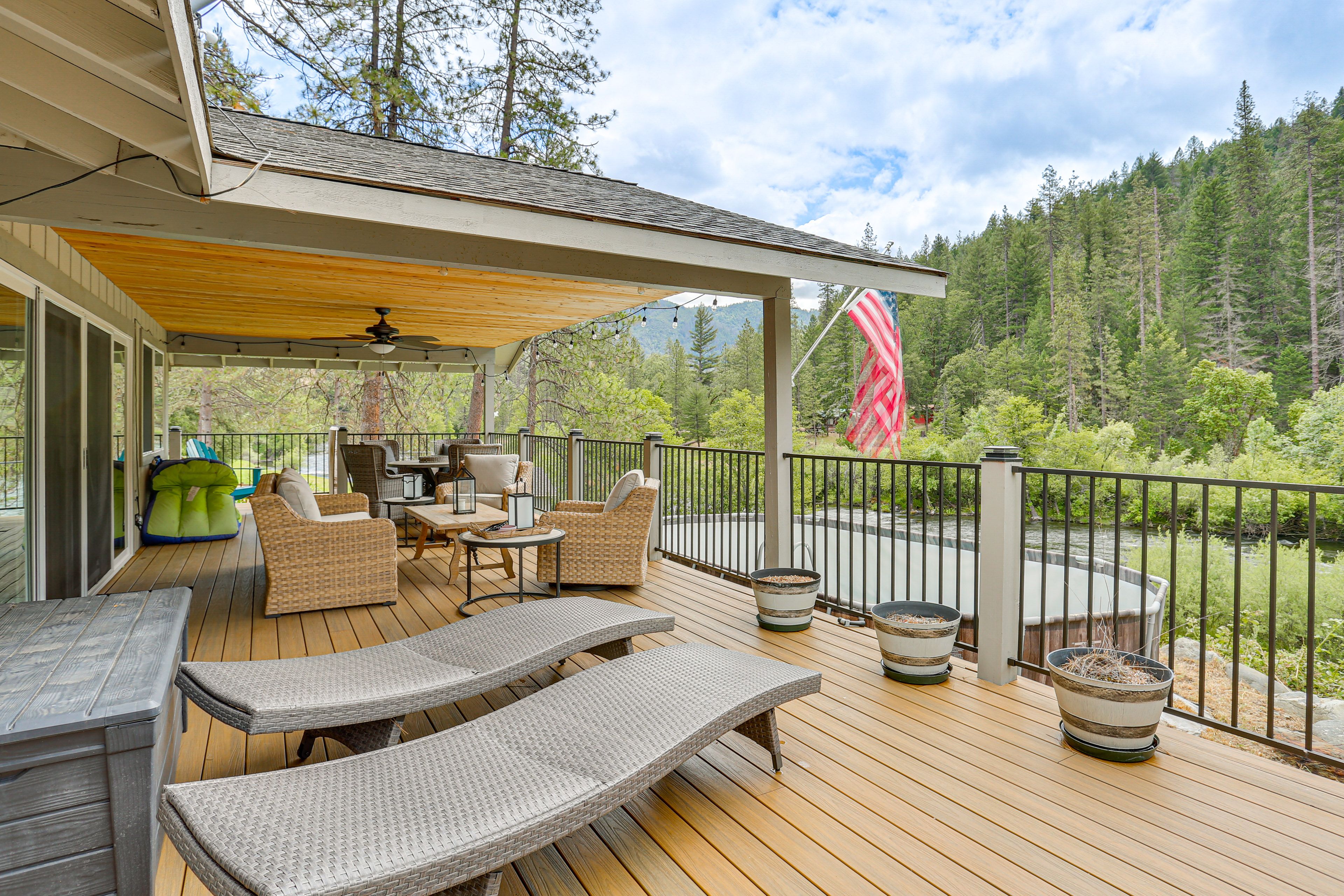 Spacious Deck | Trinity River Views