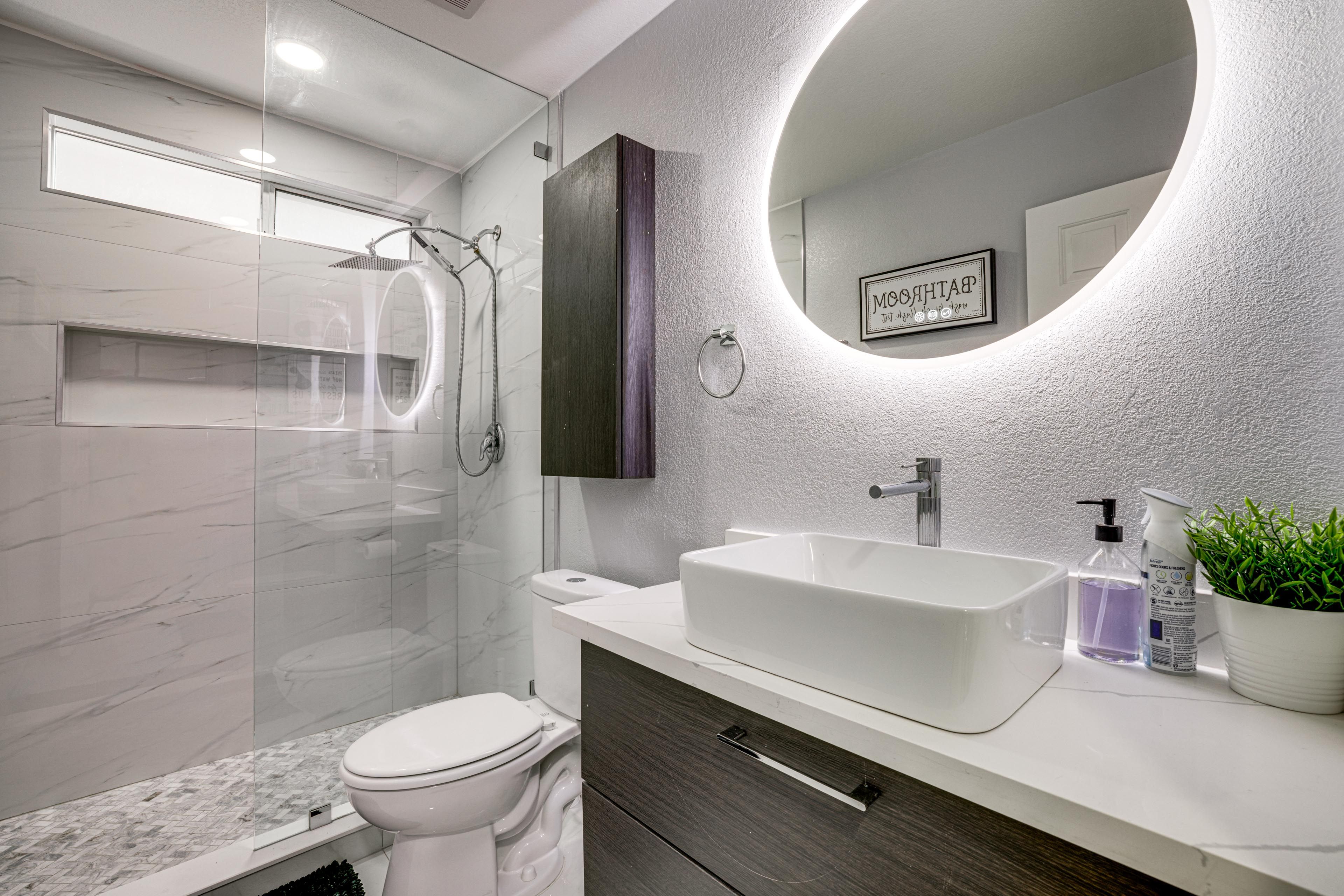 Bathroom | 1st Floor