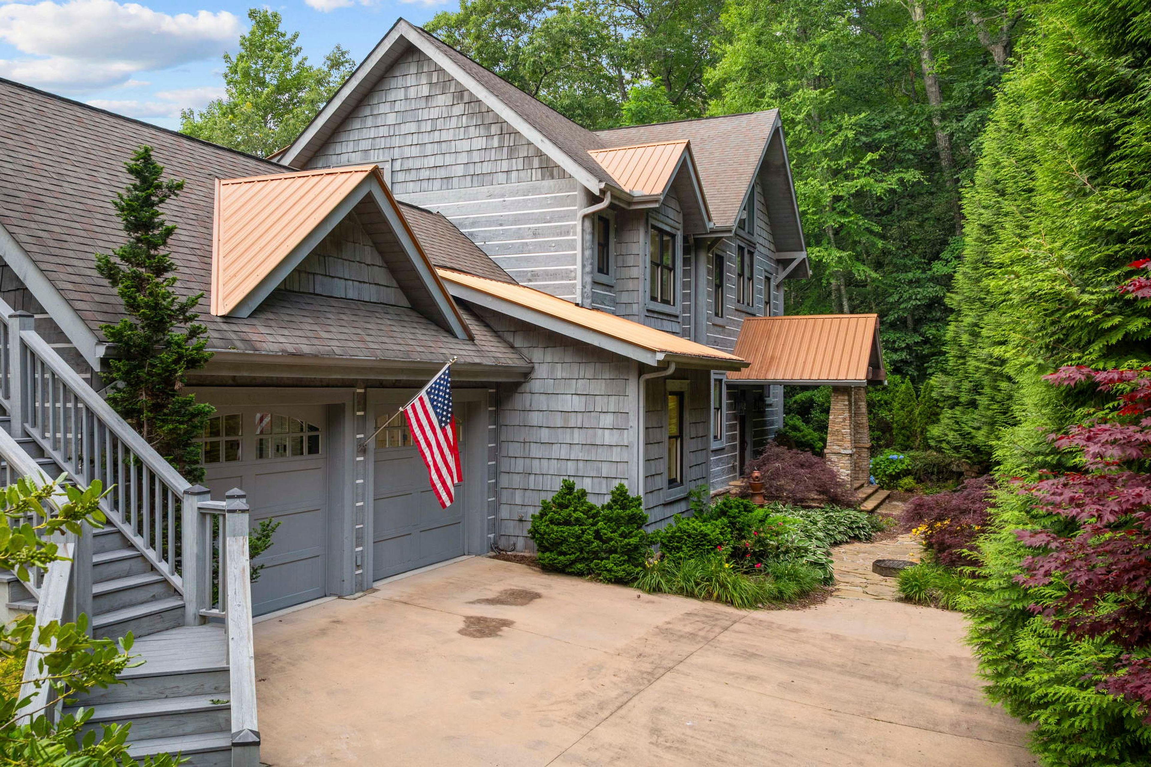 House Exterior | Decks | Outdoor Fireplace | Grill