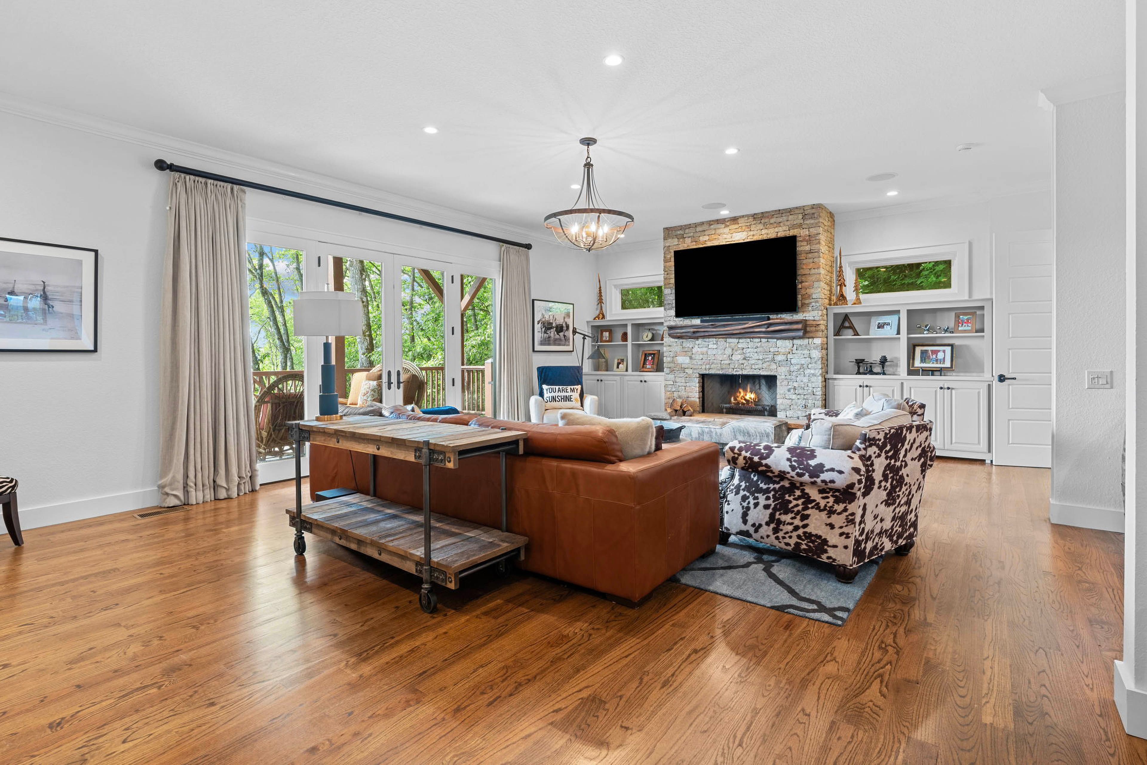 Family Room | Smart TV | Lower Level