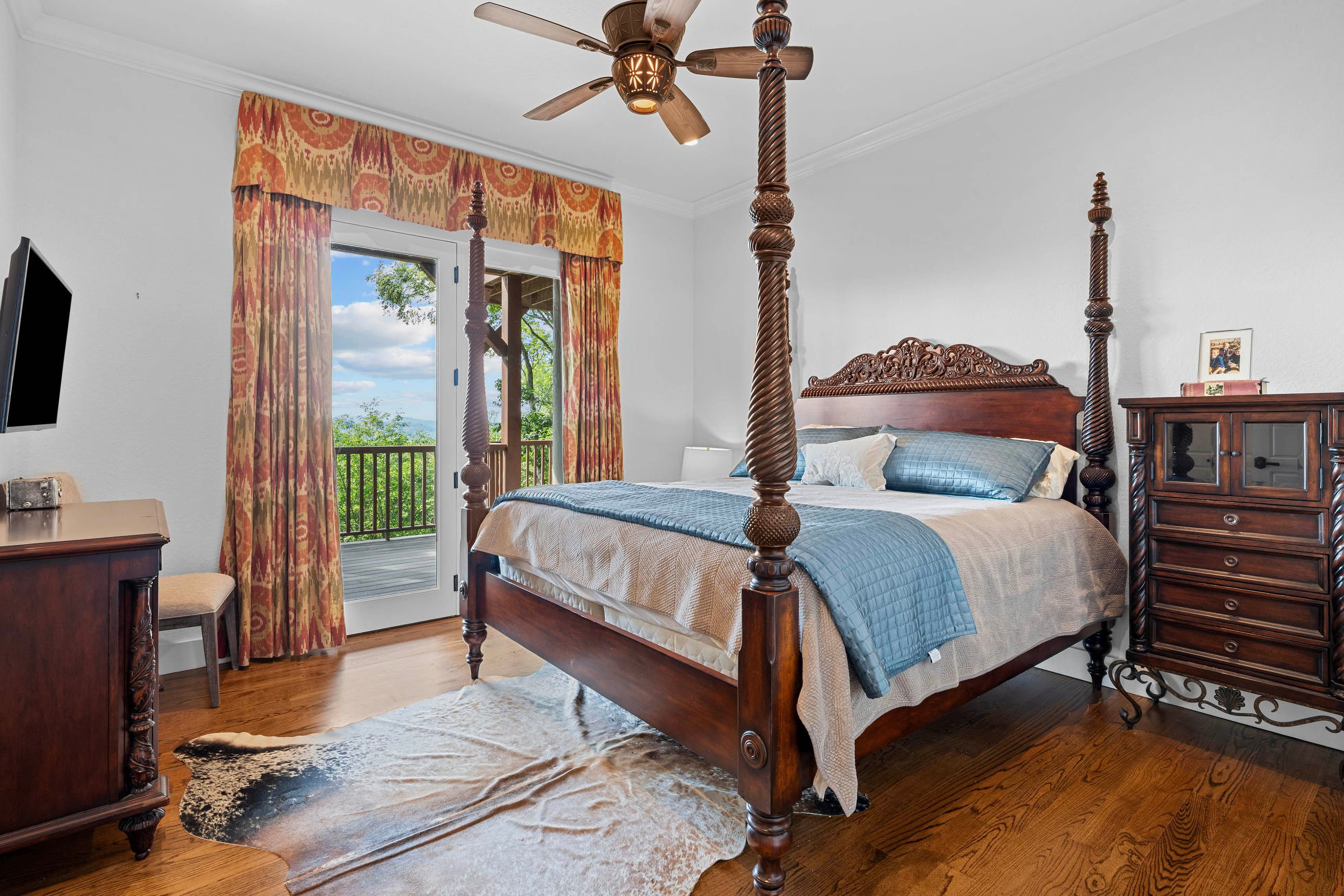 Bedroom 2 | King Bed | Lower Level