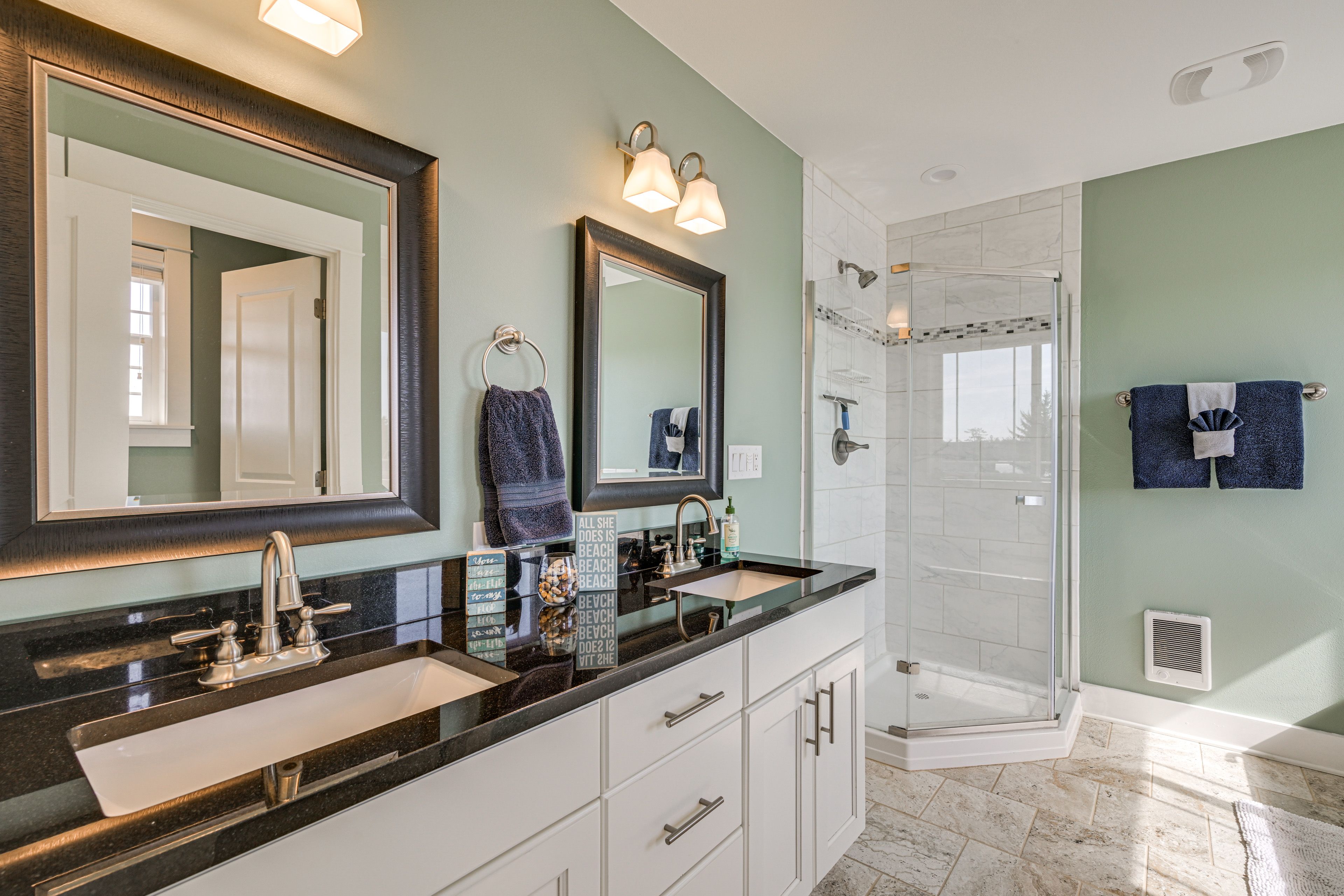 Full Bathroom | 2nd Floor