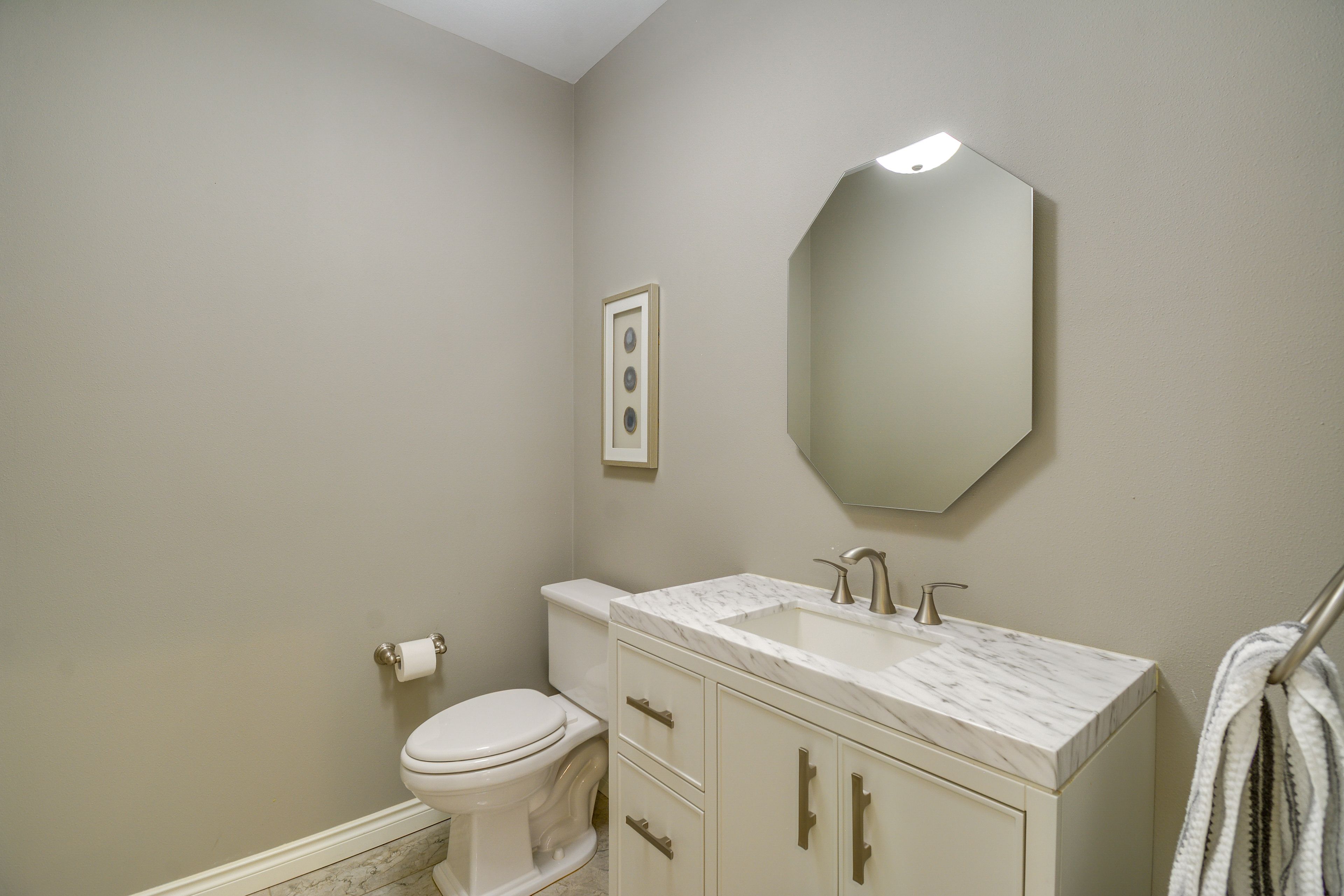 Half Bathroom | 1st Floor