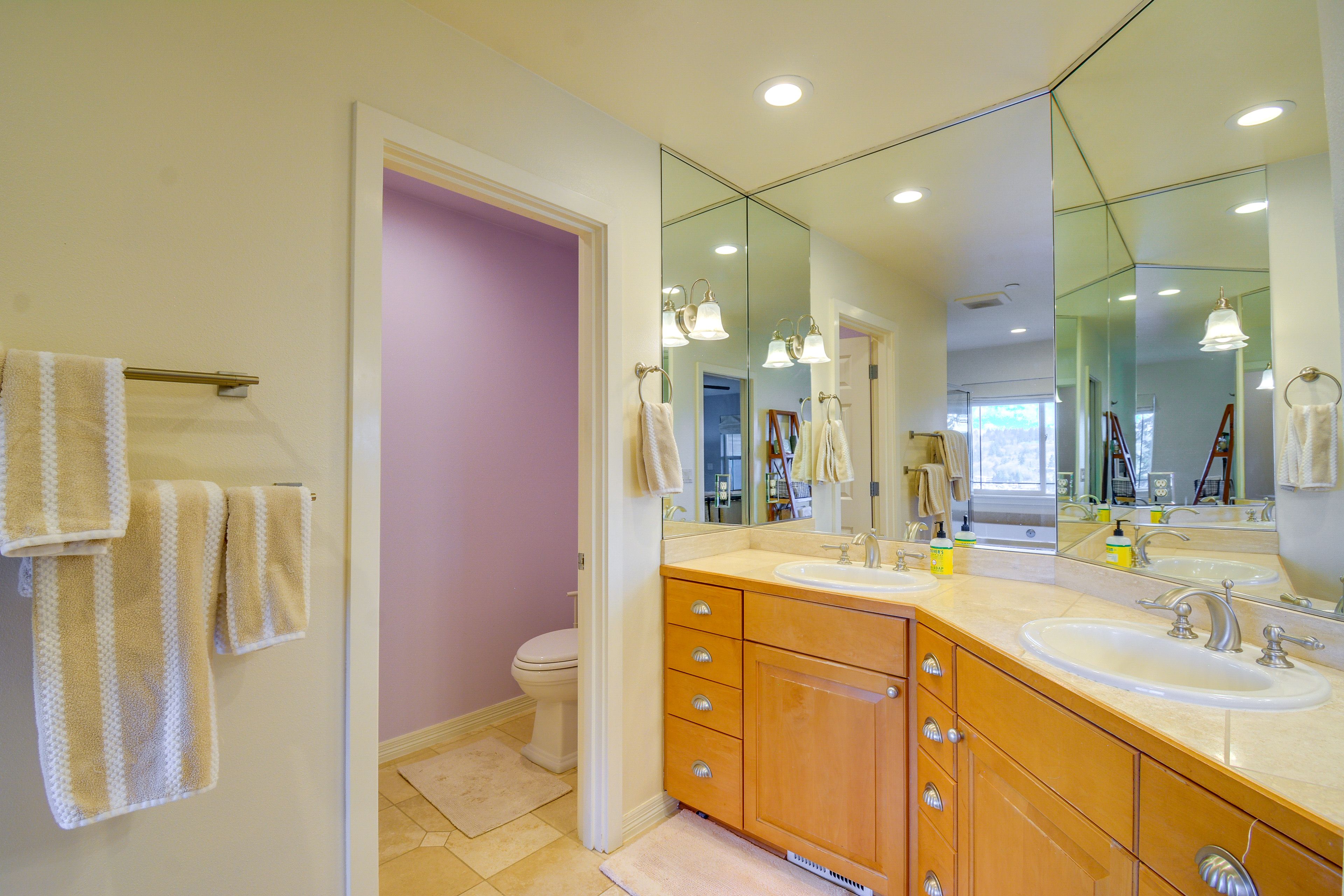 En-Suite Bathroom | 2nd Floor