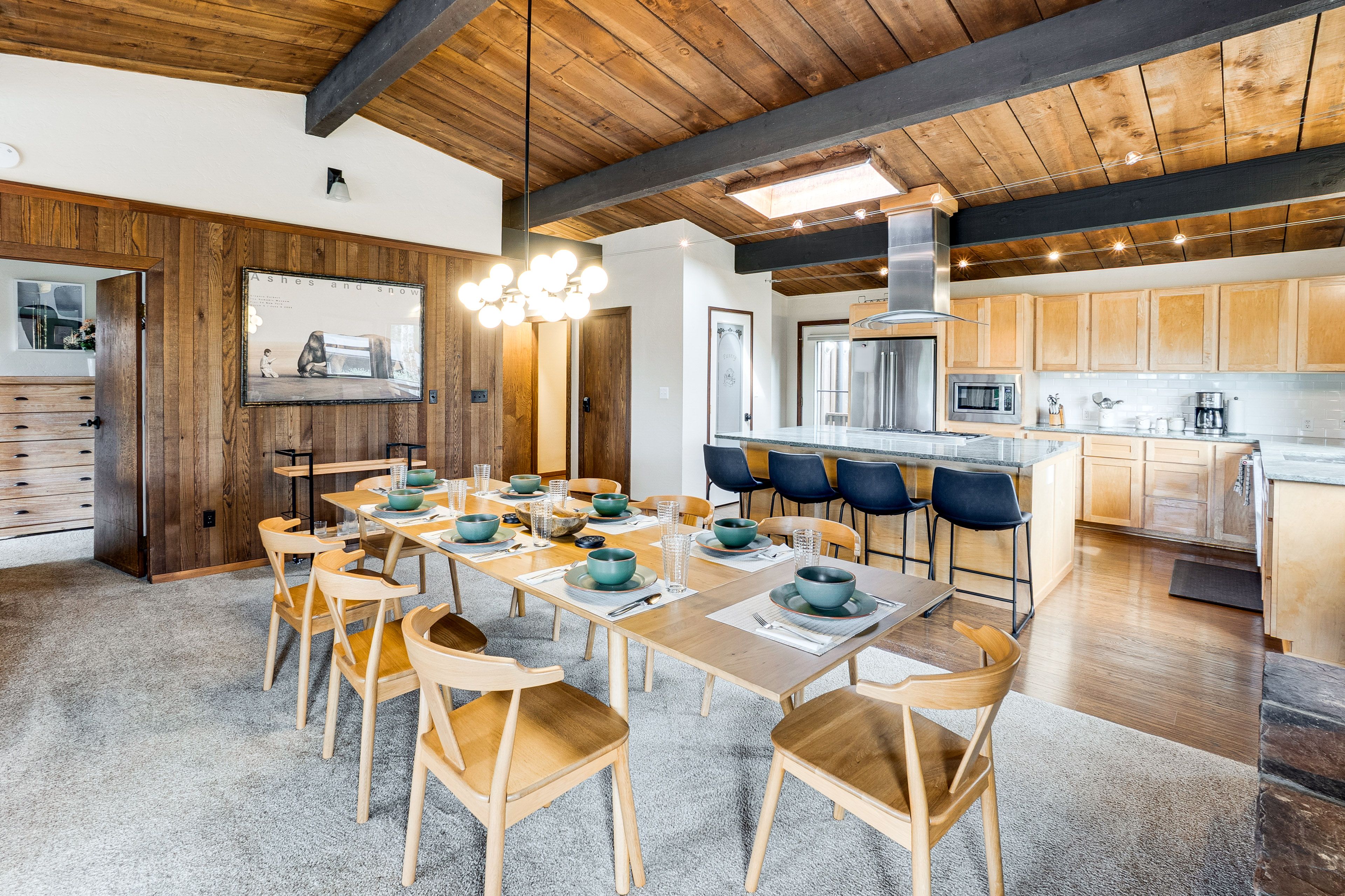 Kitchen | Dining Table