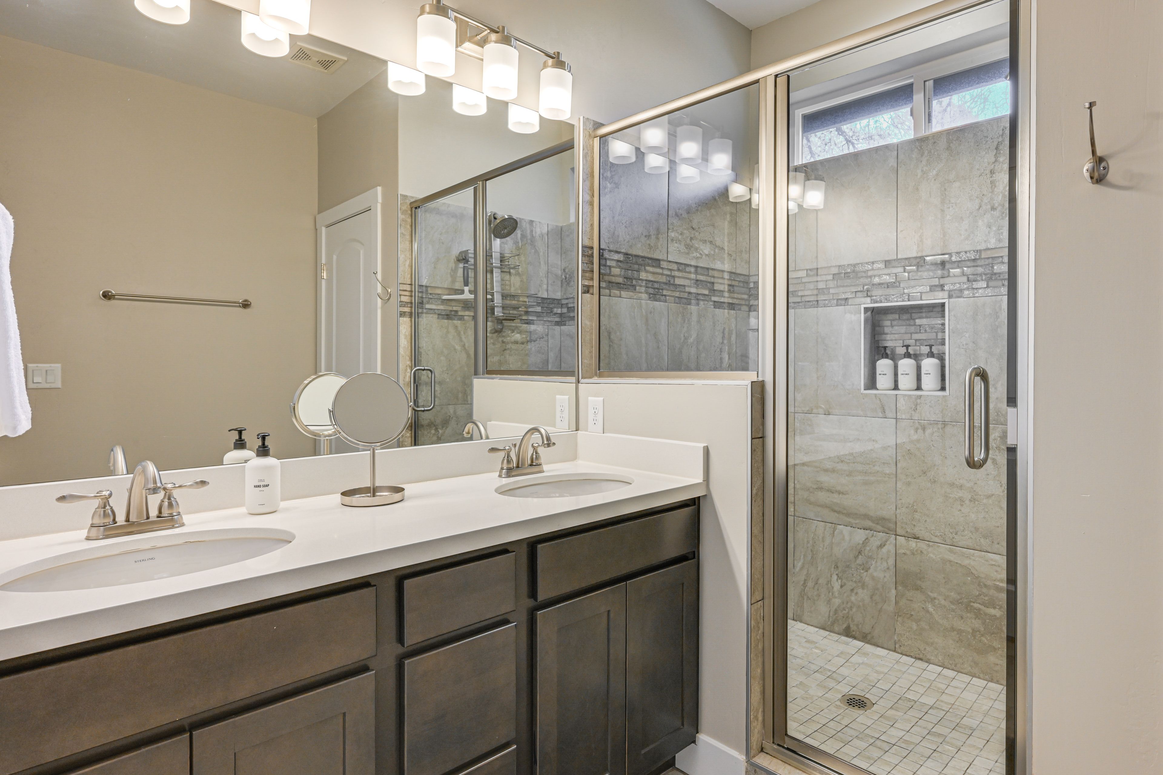 Bathroom | 1st Floor