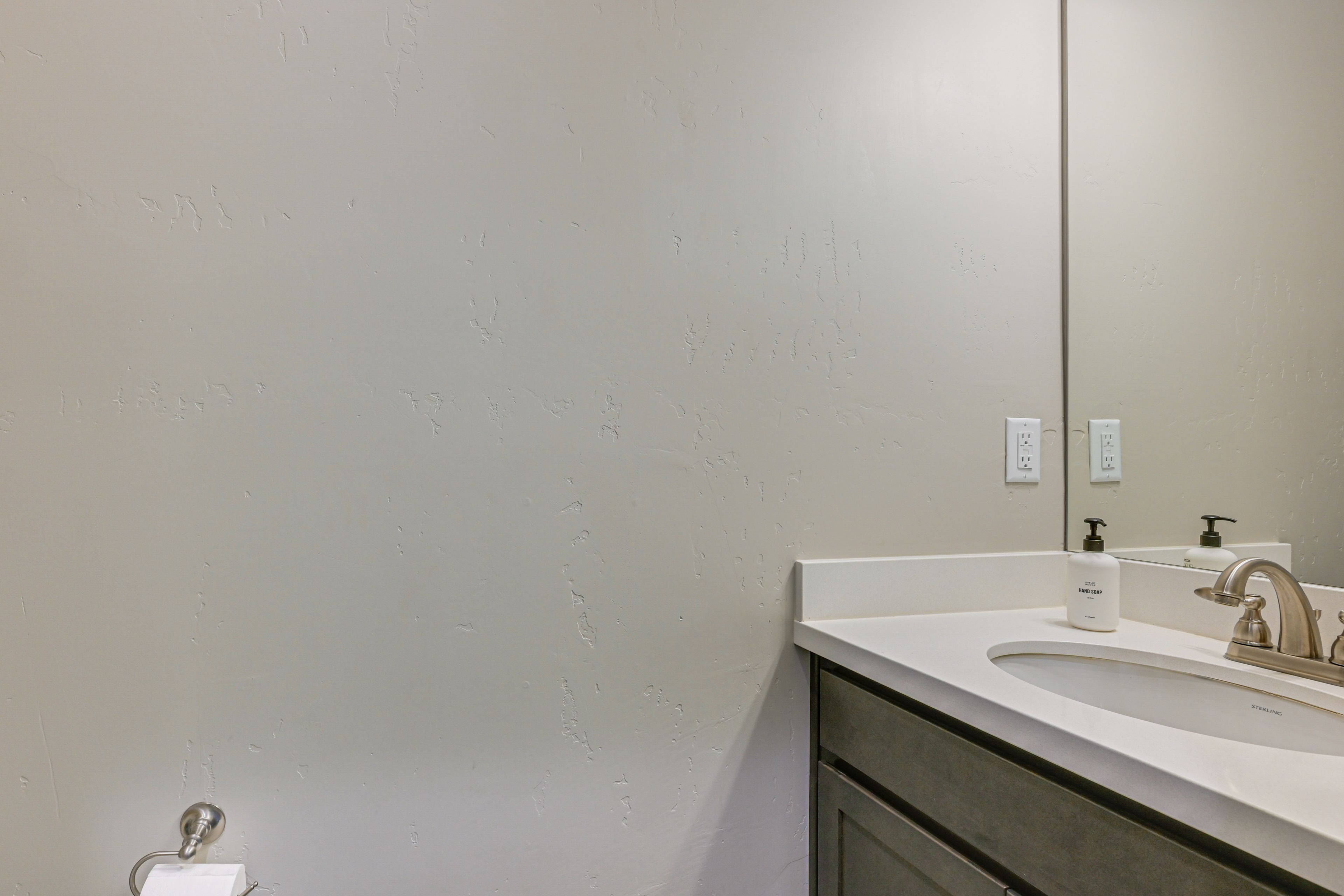 Half Bathroom | 1st Floor