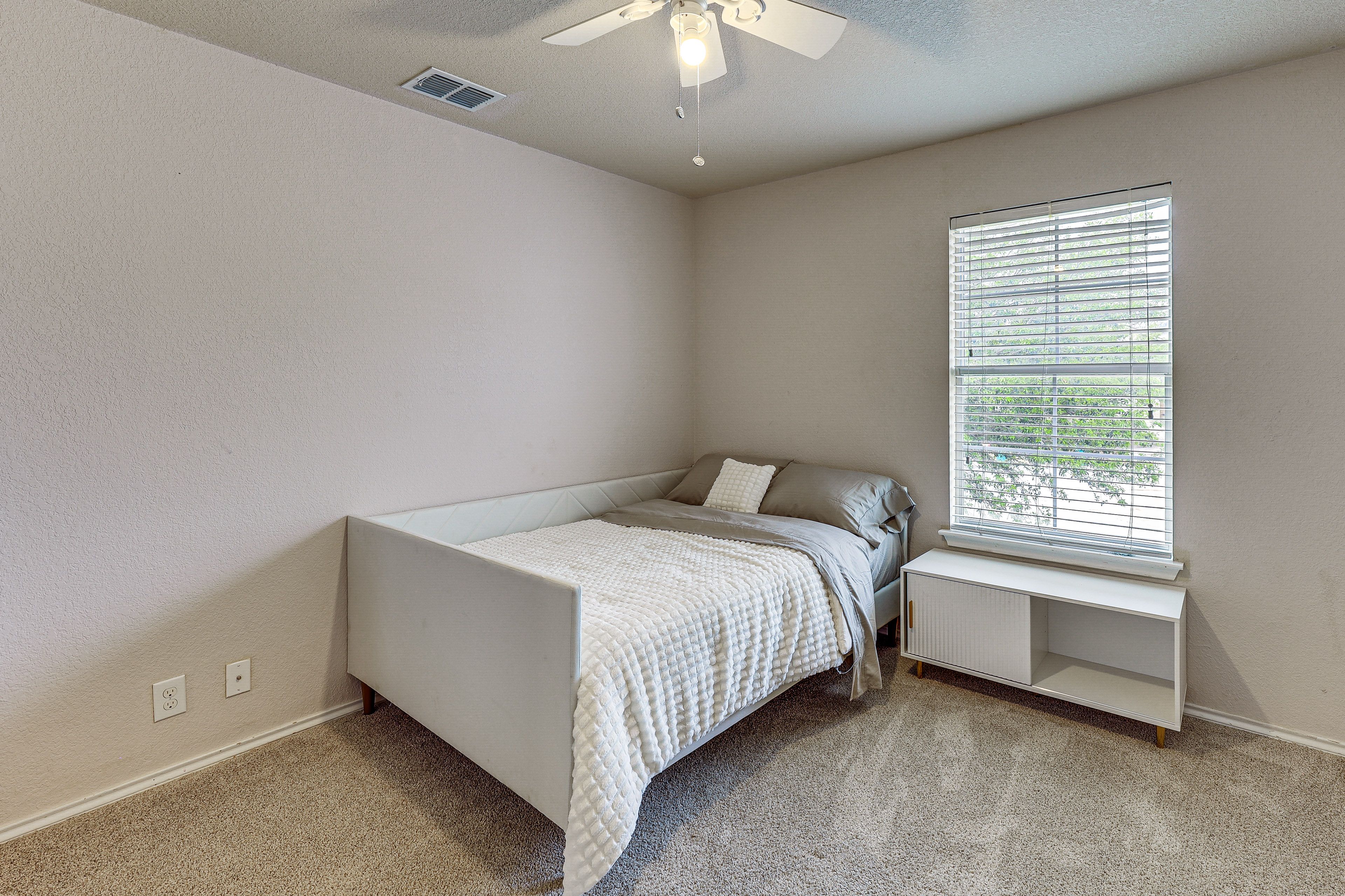 Bedroom 2 | Full Daybed | 2nd Floor