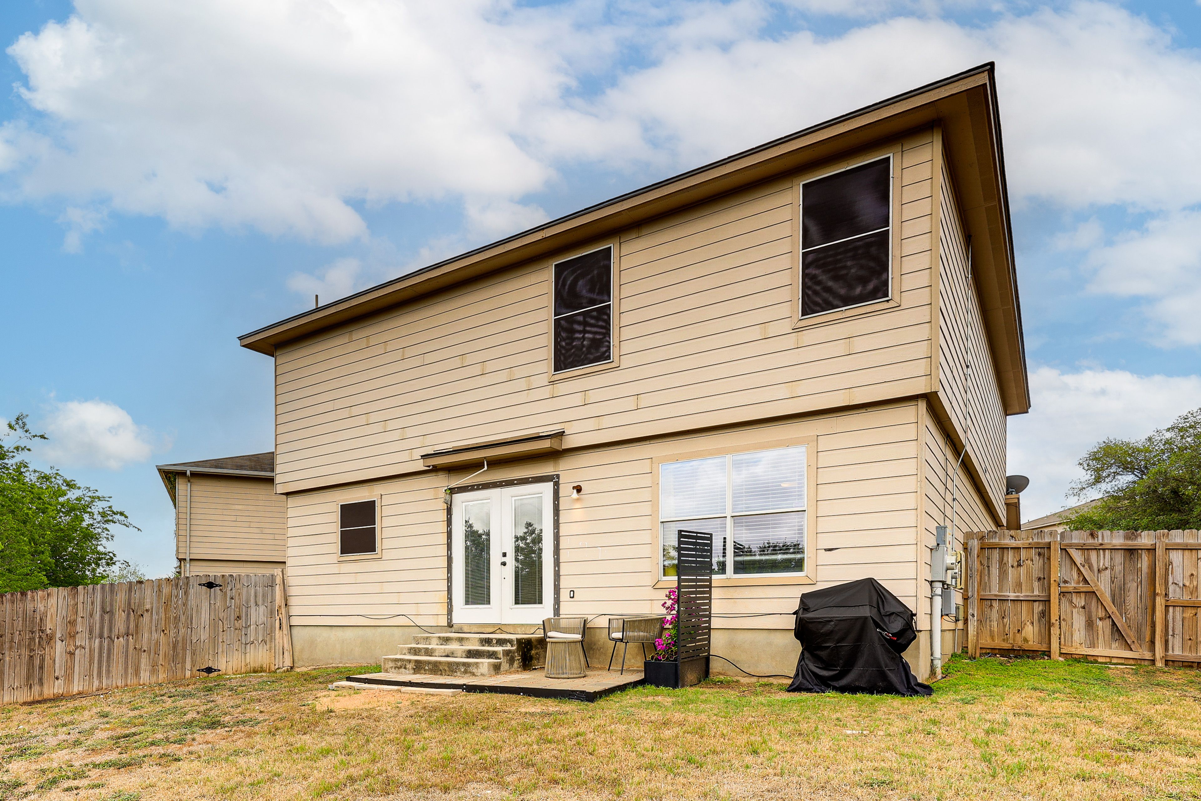 Patio w/ Seating | Gas Grill | Fenced Backyard | Fire Pit