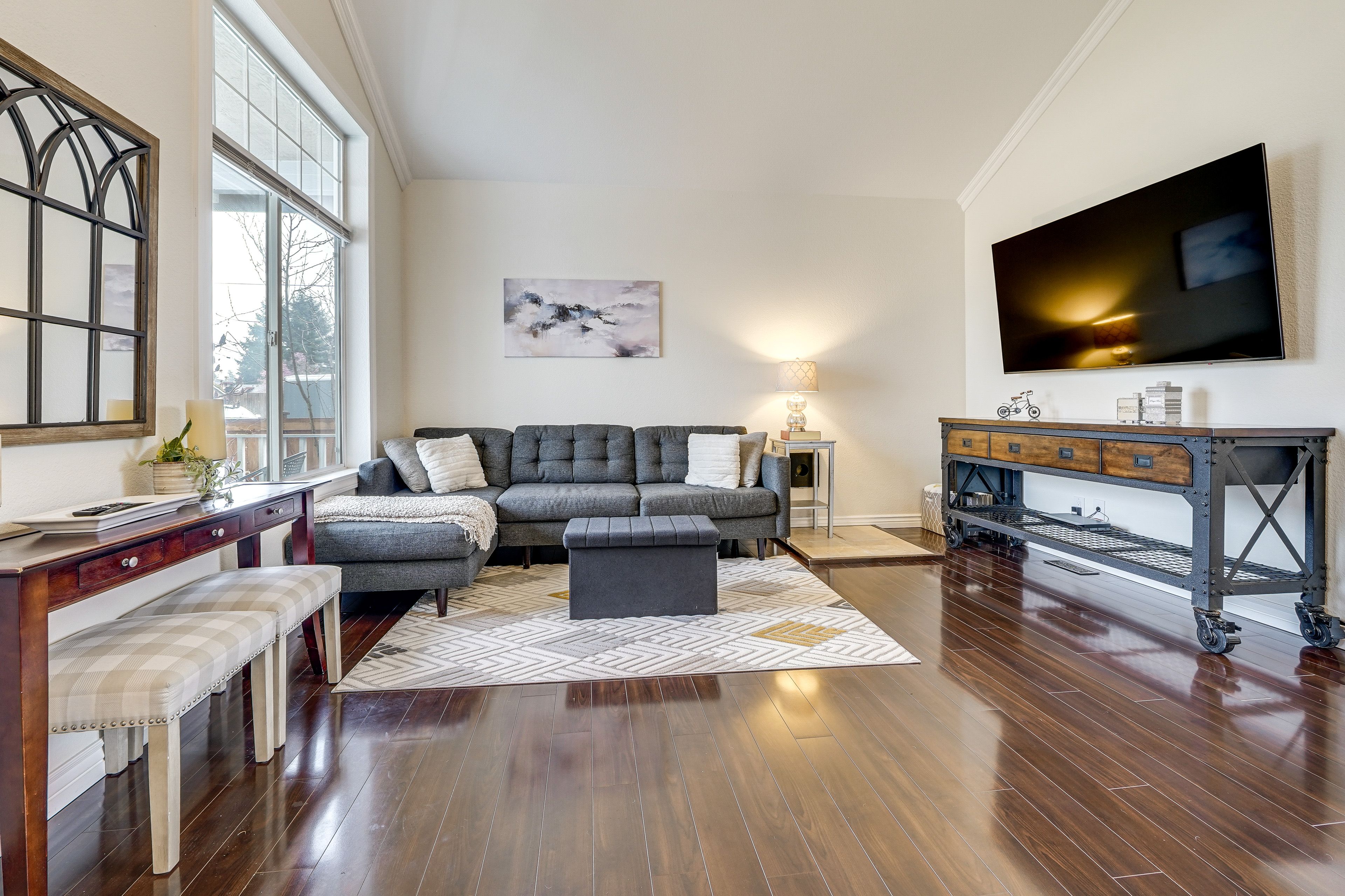 Living Room | Smart TV