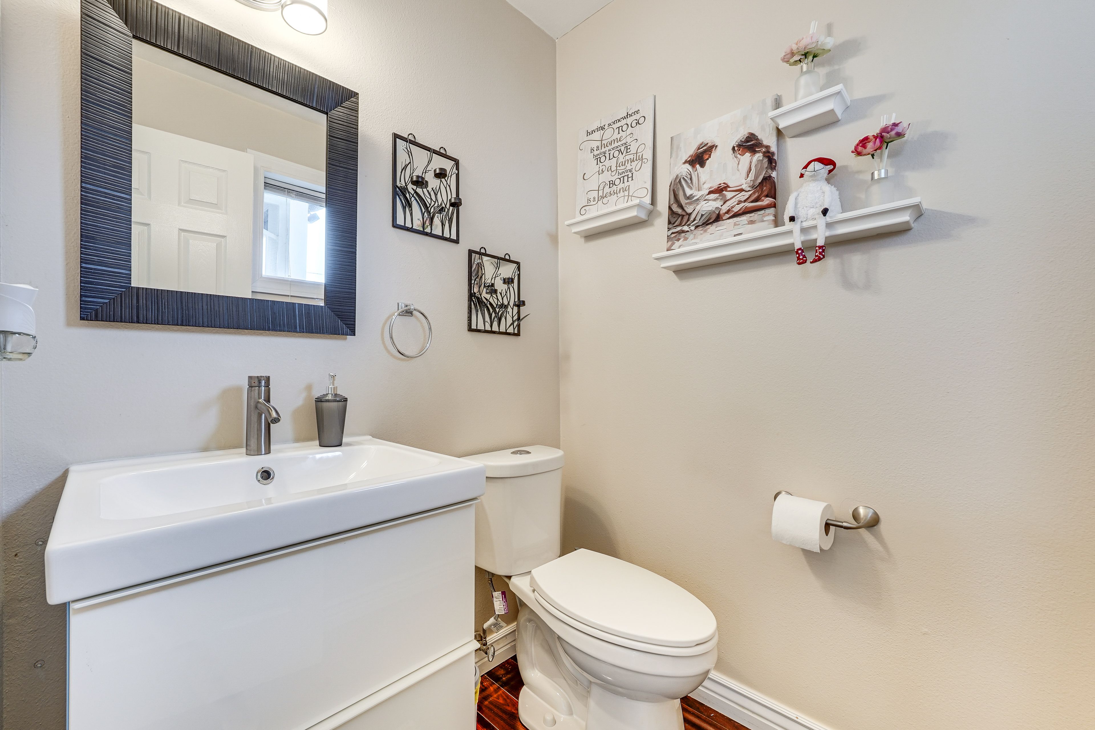 Half Bath | 1st Floor