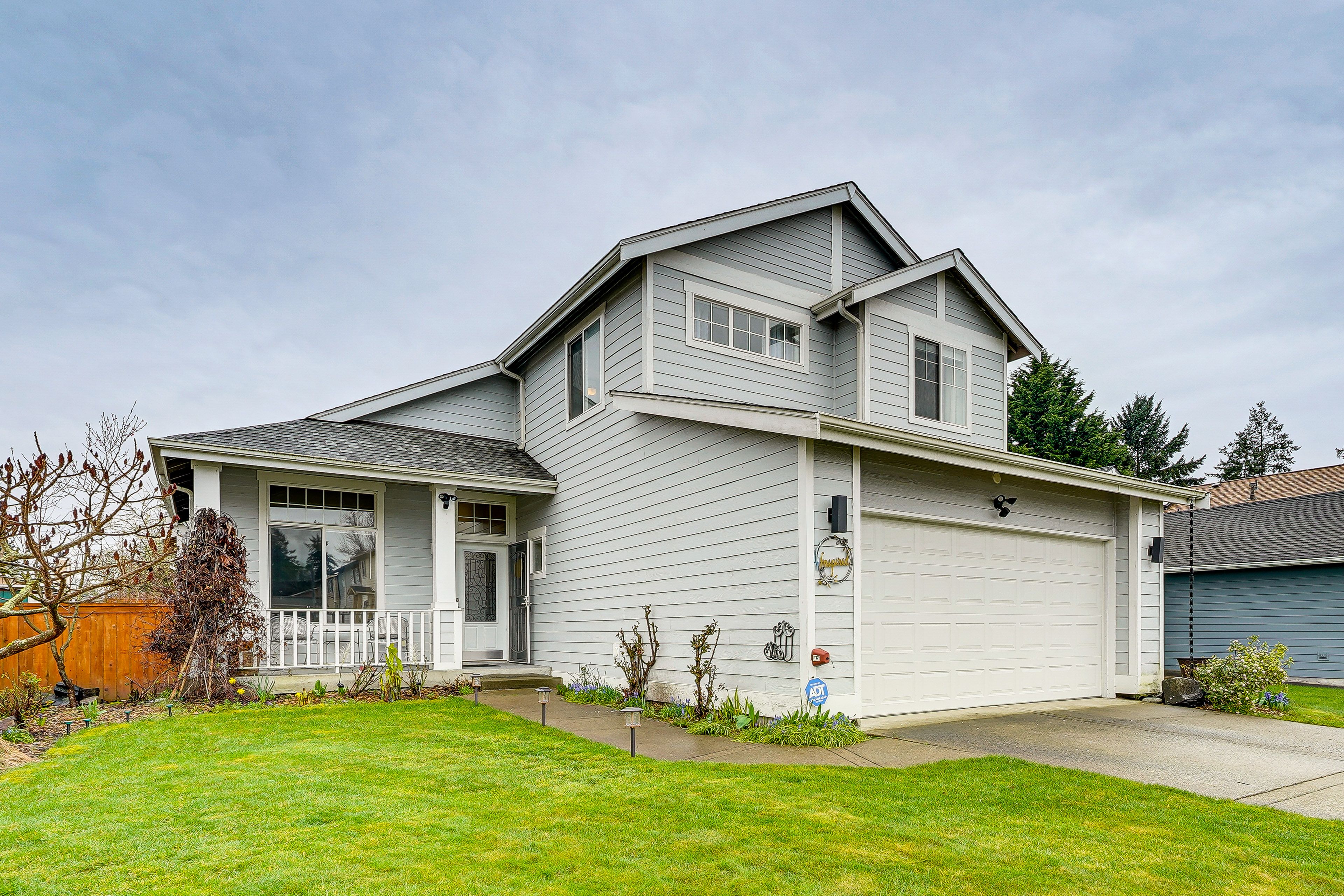 Driveway Parking | 2 Vehicles | Street