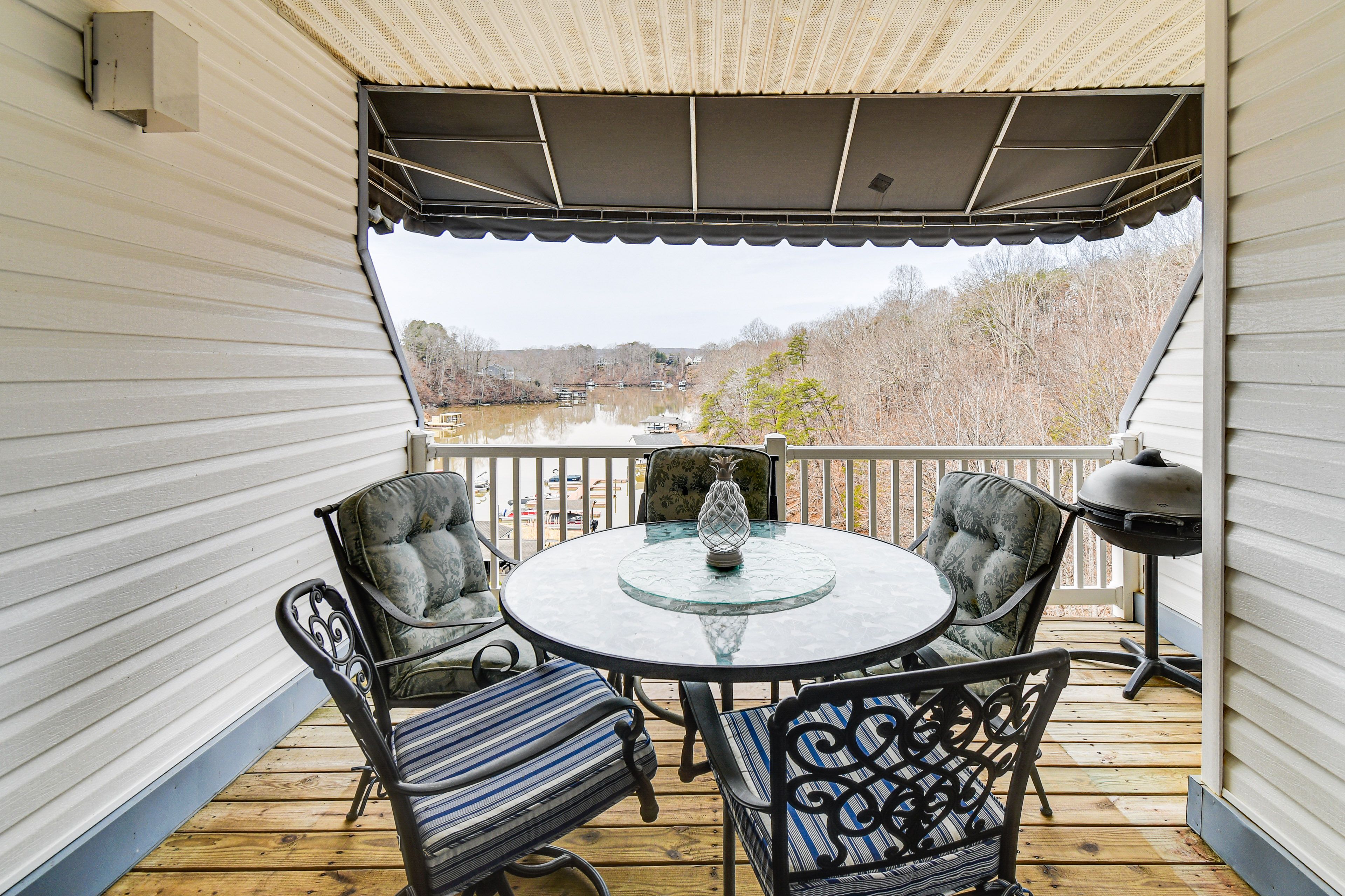 Balcony | Lake Views