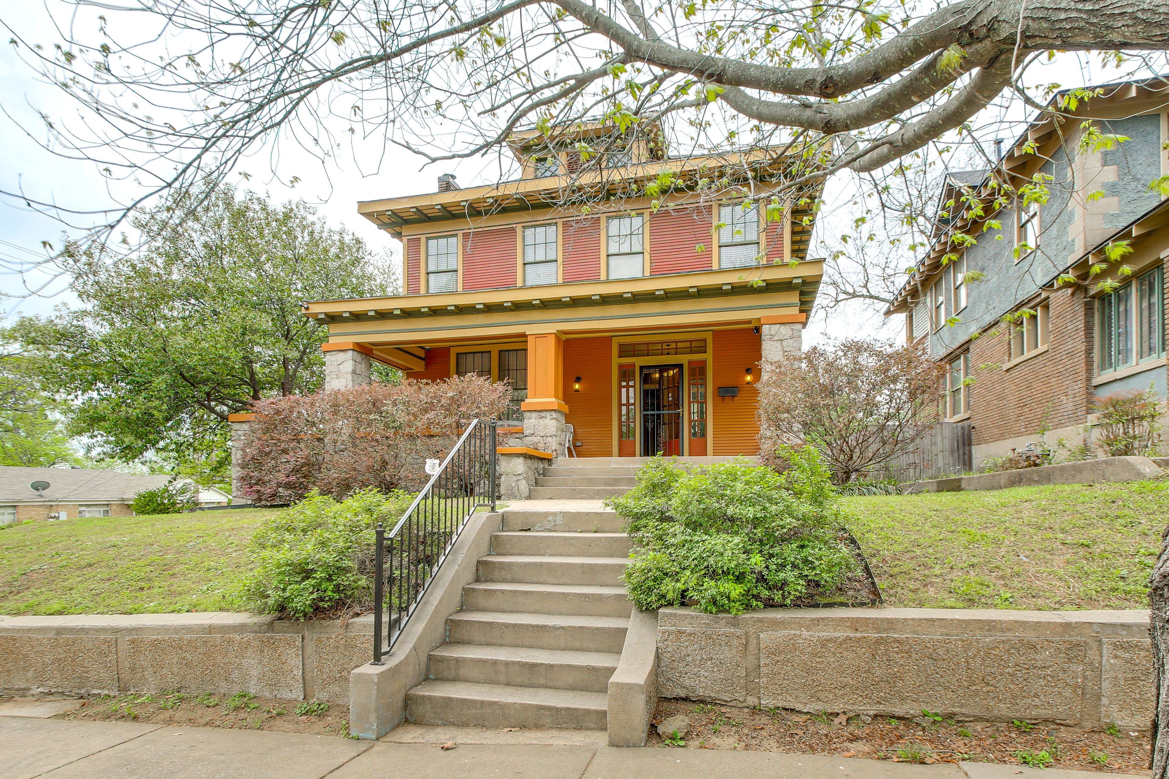Parking Pad (4 Vehicles, Back of Home) | Street Parking