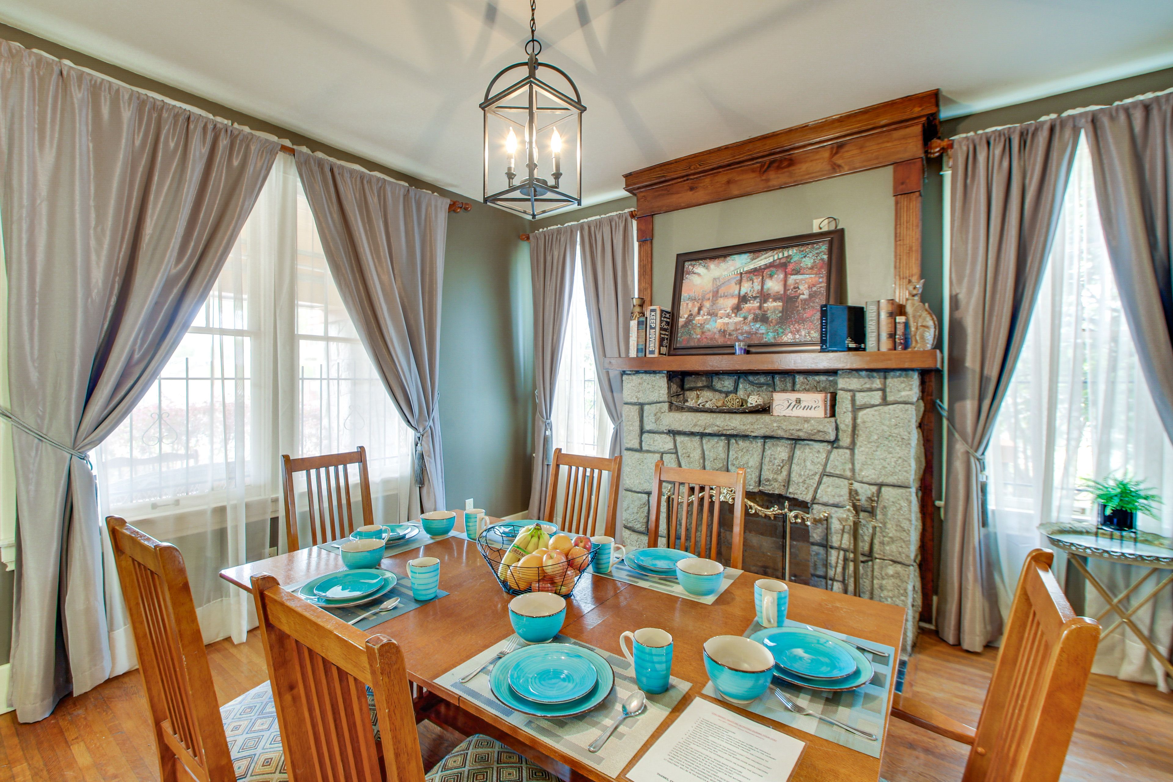 Dining Area | Central Heating & A/C
