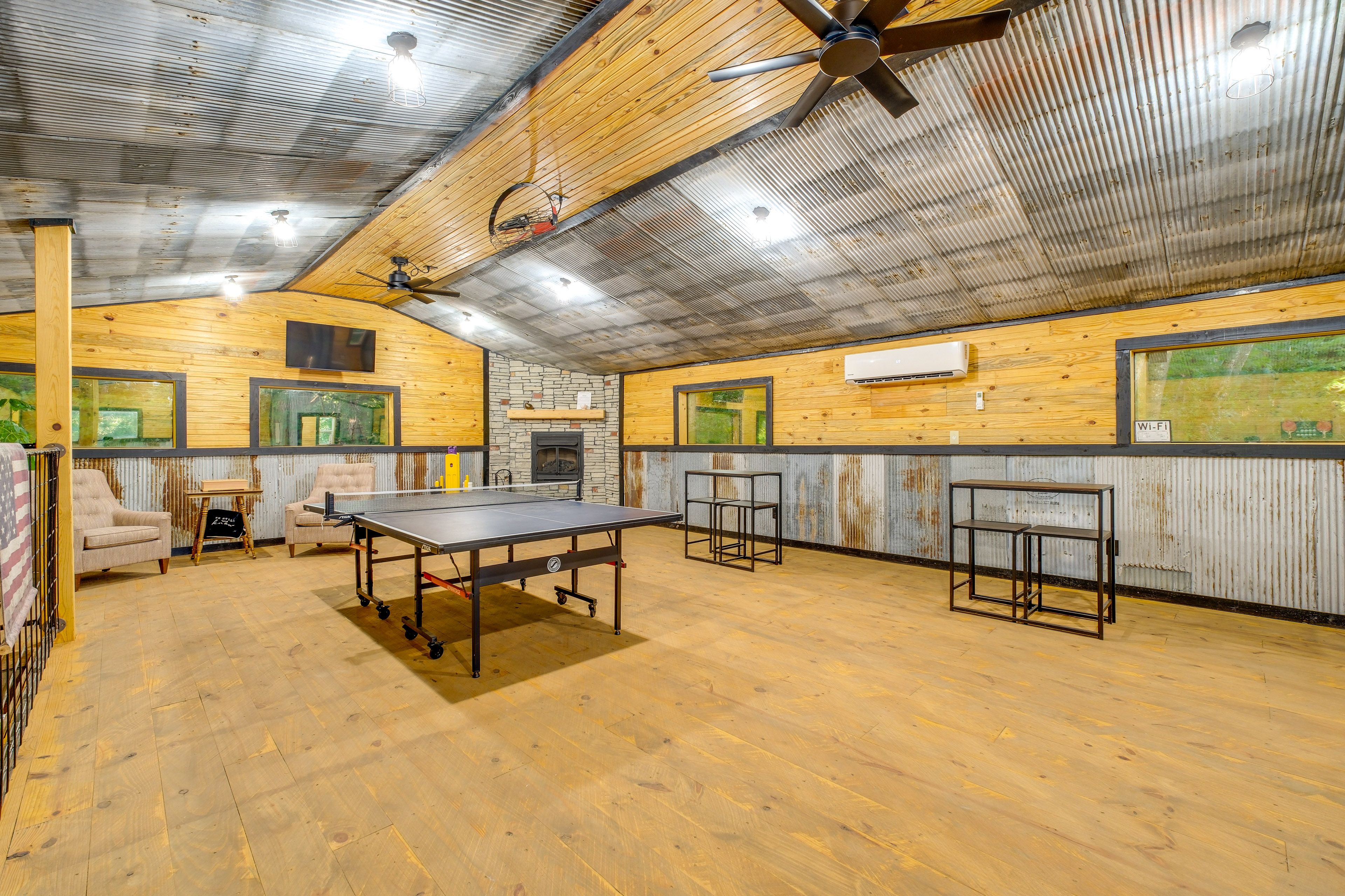 Indian Creek Cabins | Game Room