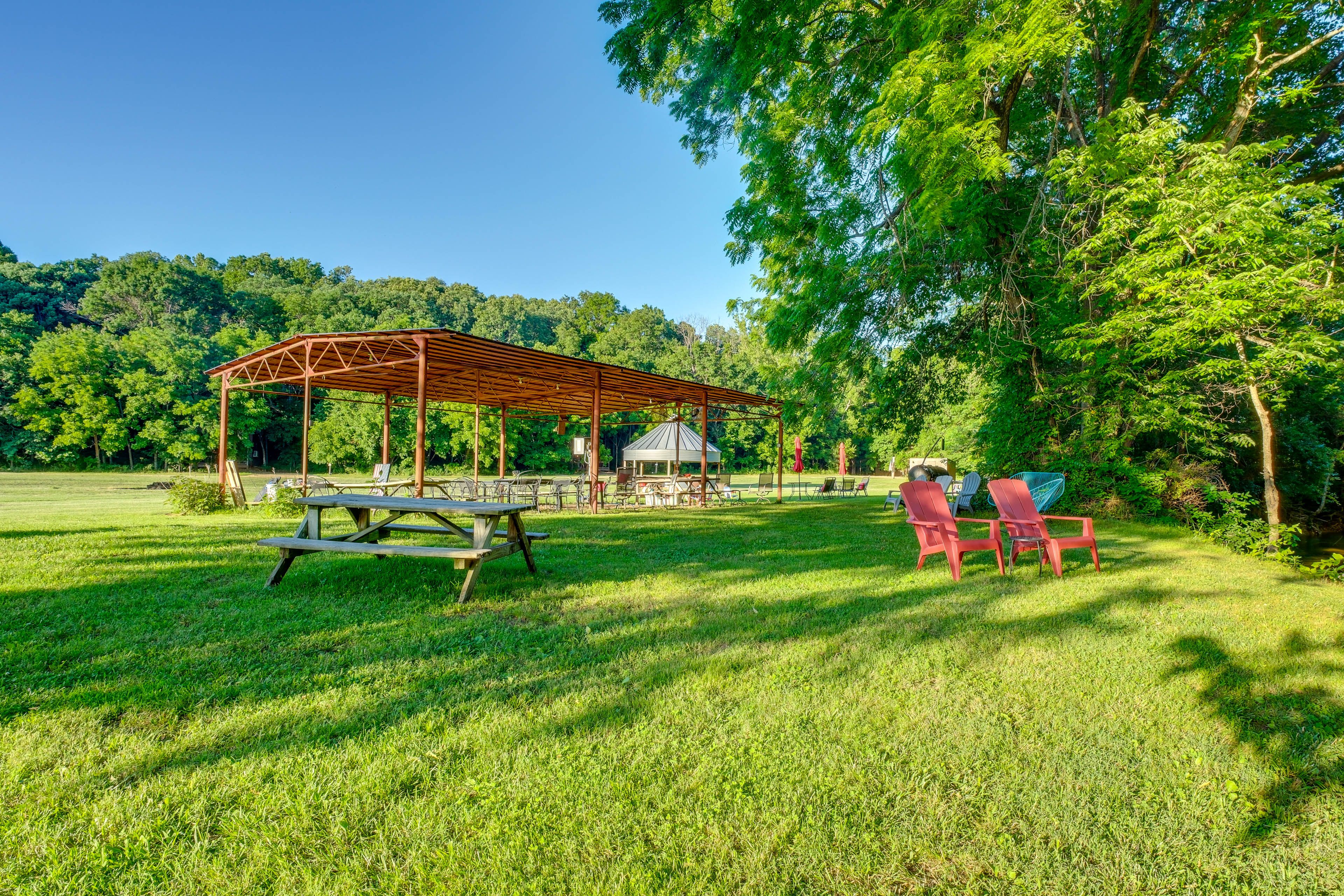Indian Creek Cabins | Fishing Pond | Trails