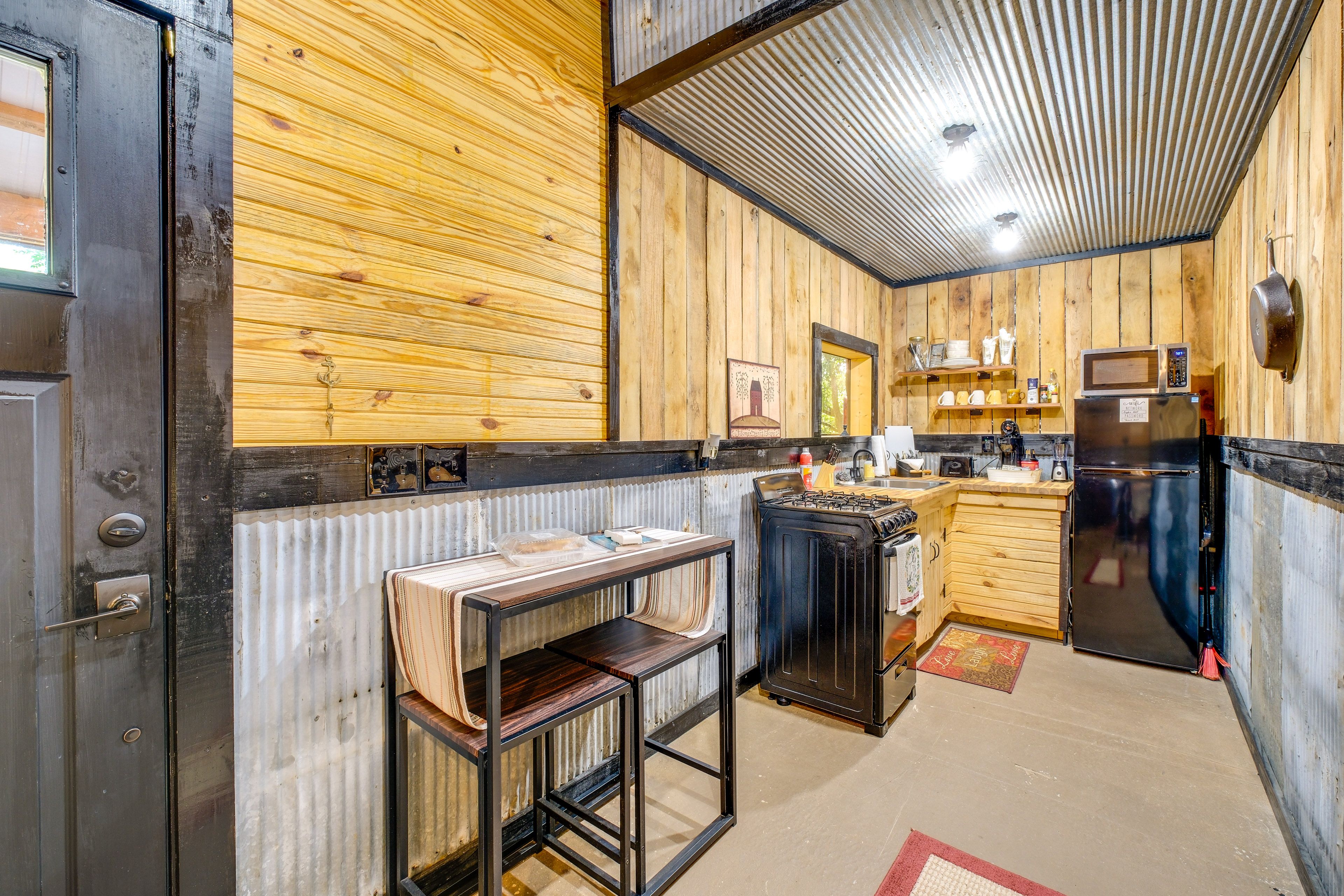 Kitchen | Main Level