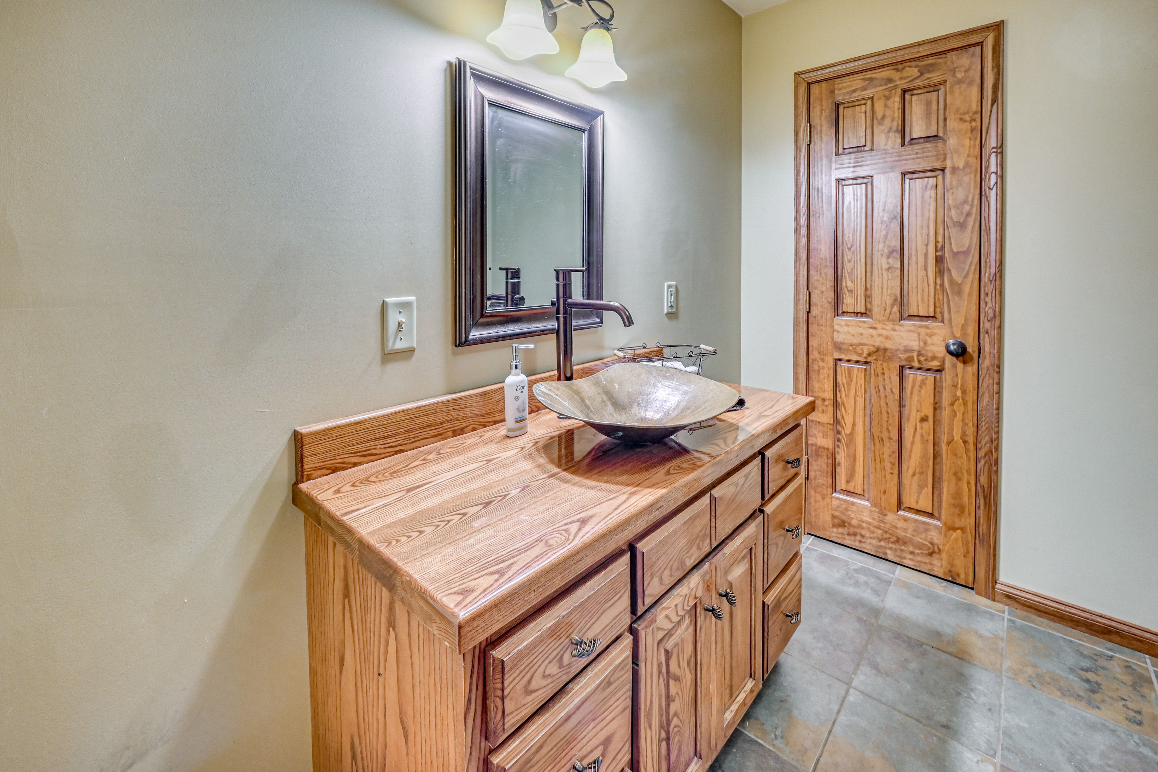 Bathroom | 1st Floor