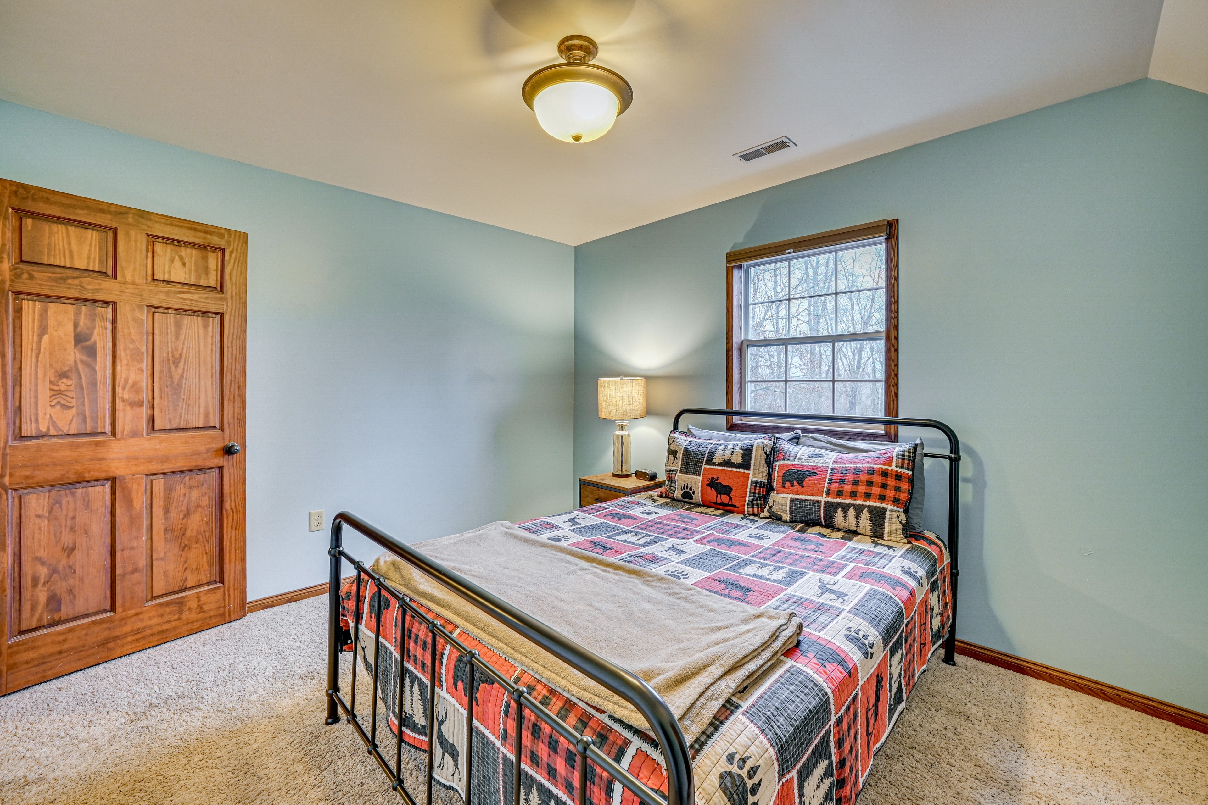 Bedroom 2 | Queen Bed | 2nd Floor