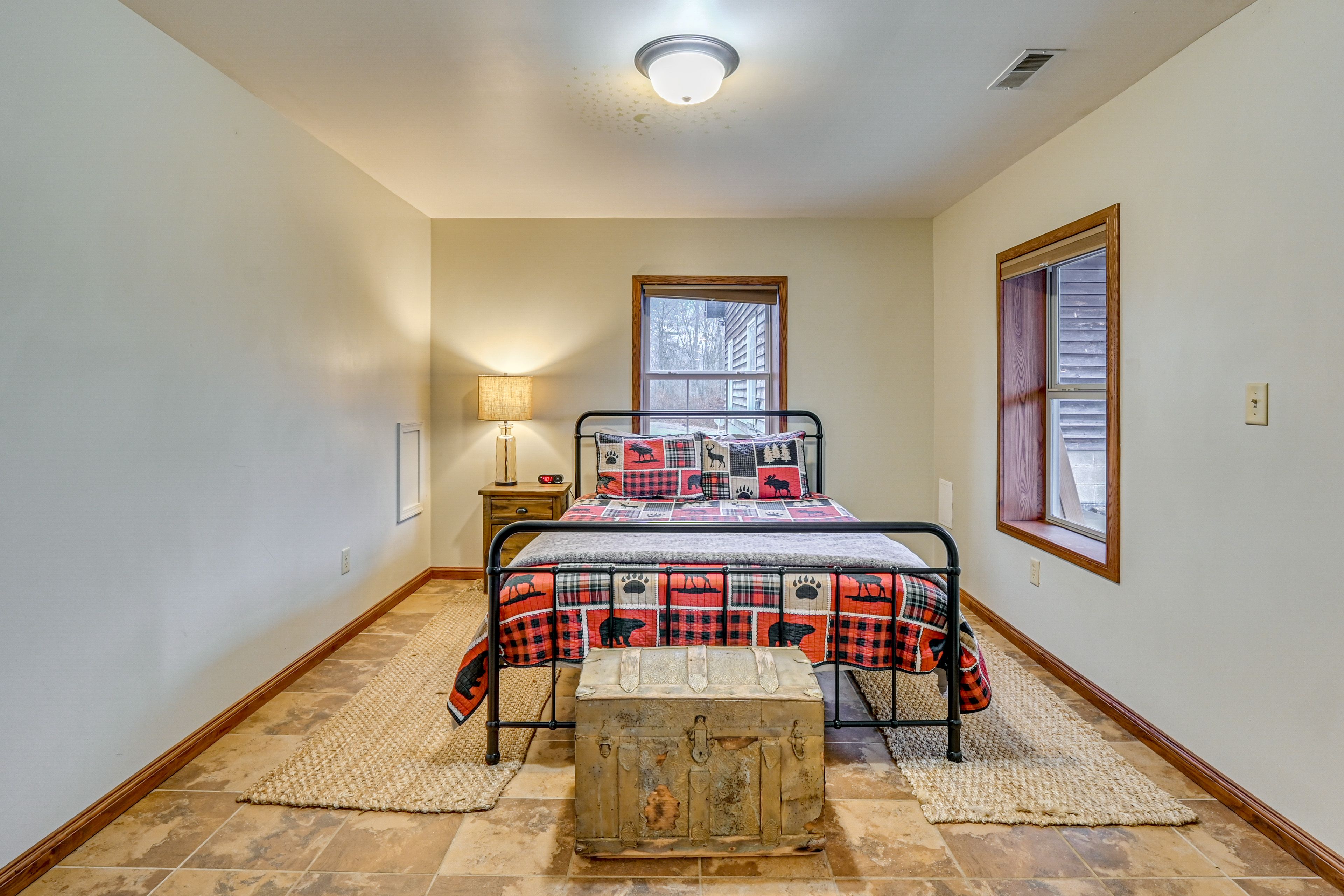 Bedroom 3 | Queen Bed | Basement Level