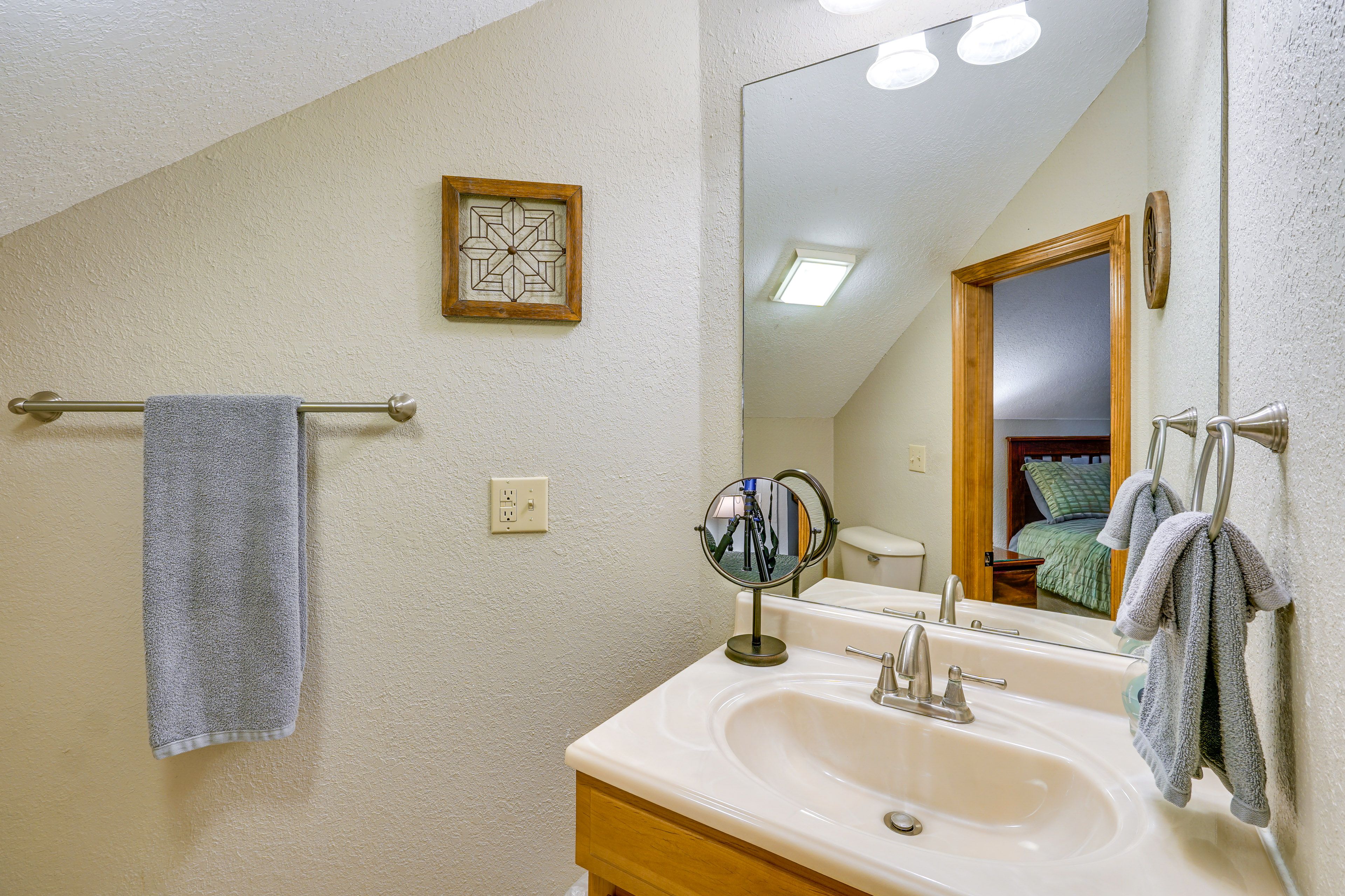 Half Bathroom | Loft