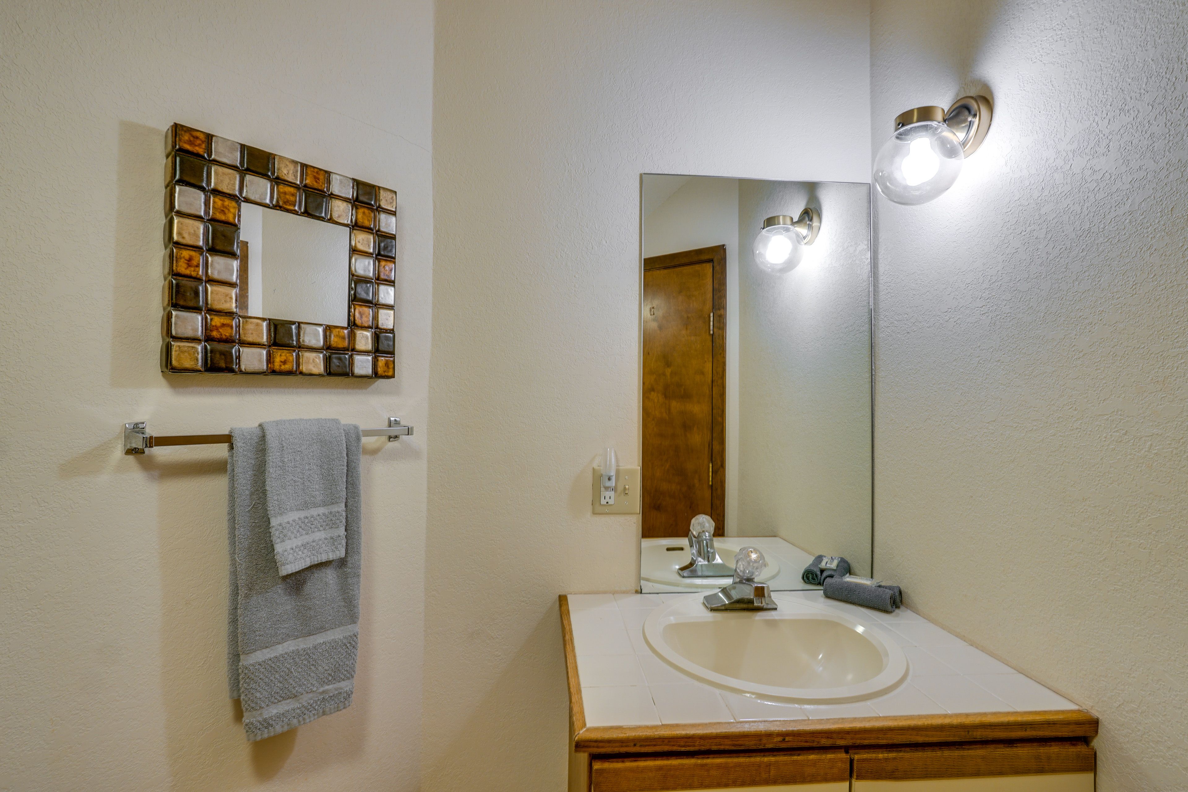 Half Bathroom | Loft