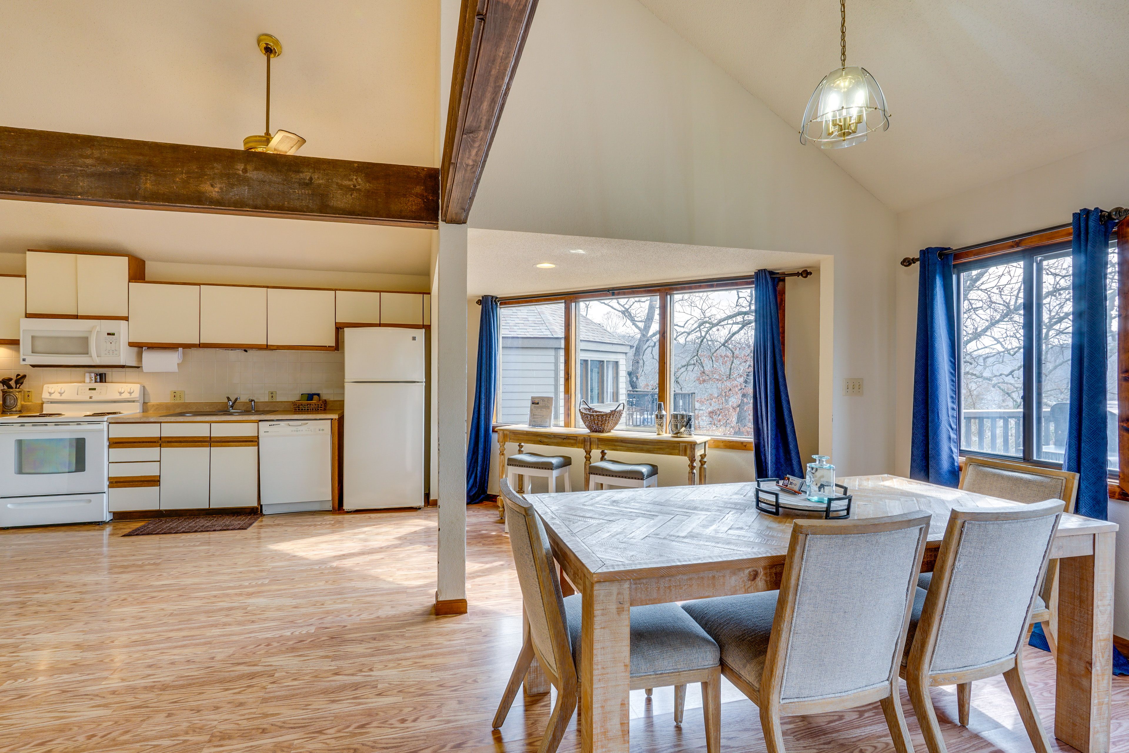 Dining Area | 1st Floor