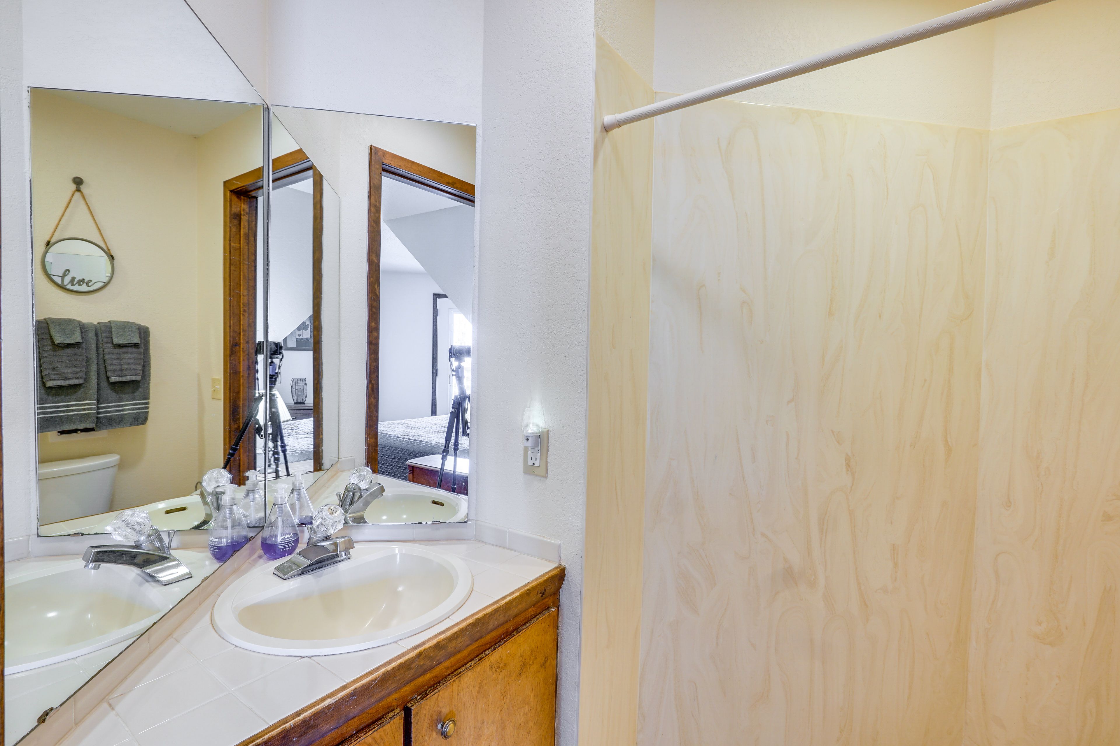 Full Bathroom | Basement