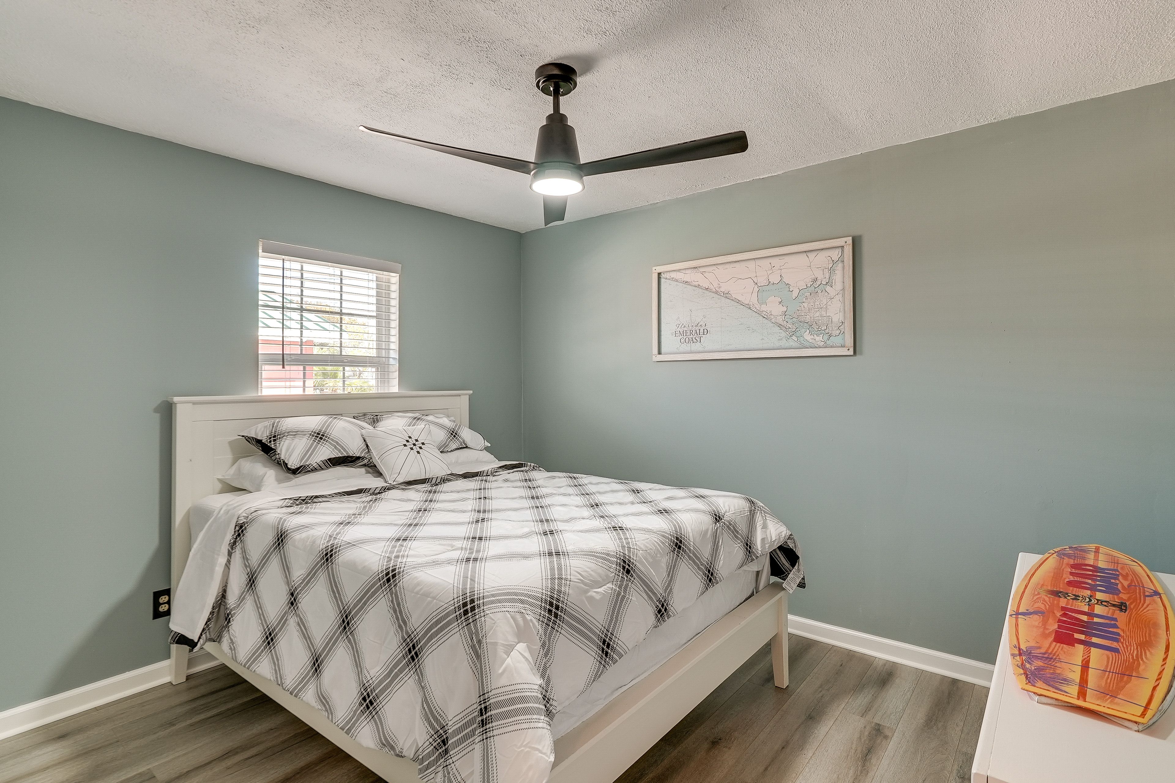 Bedroom 2 | Queen Bed | Smart TV