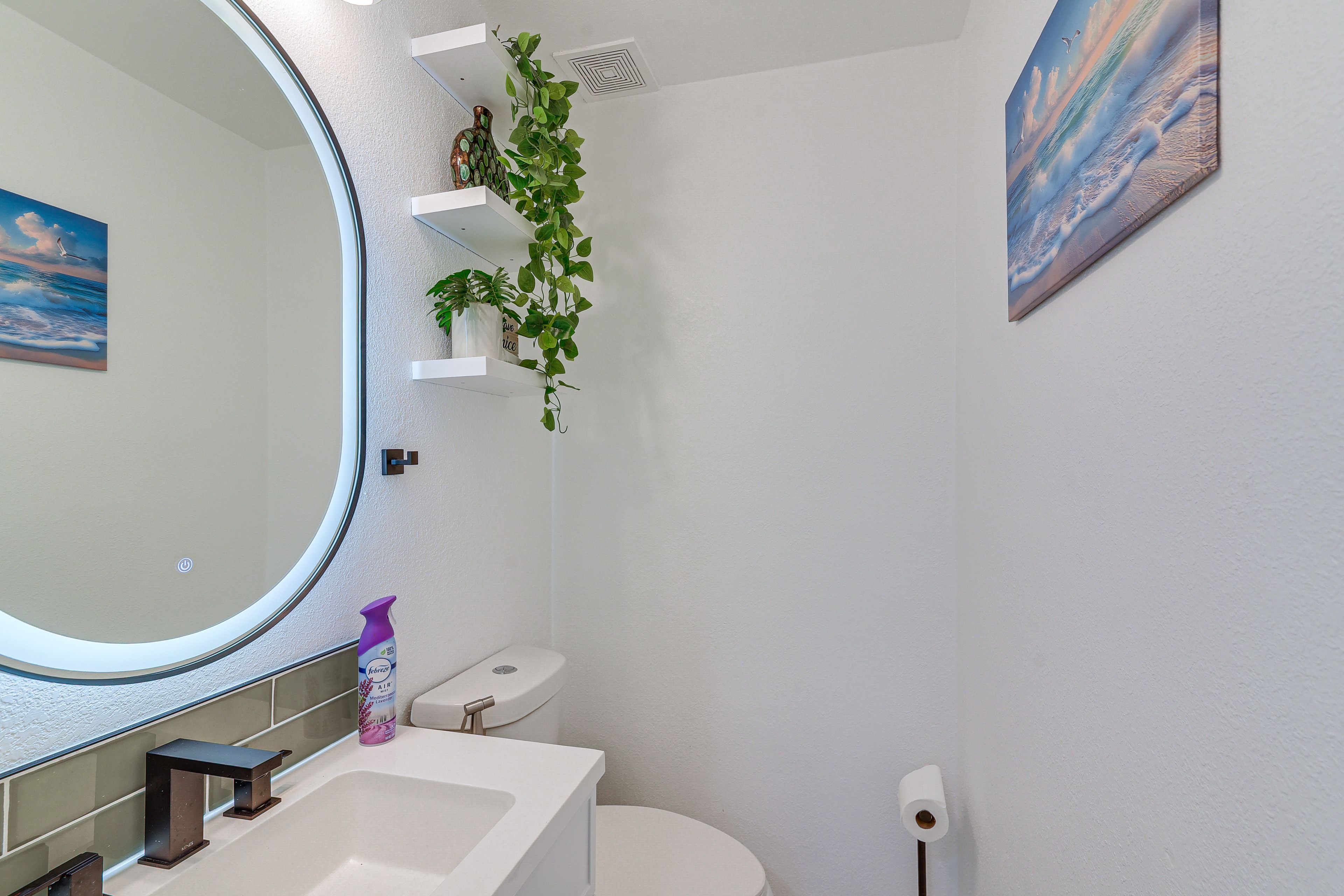 Half Bathroom | 1st Floor