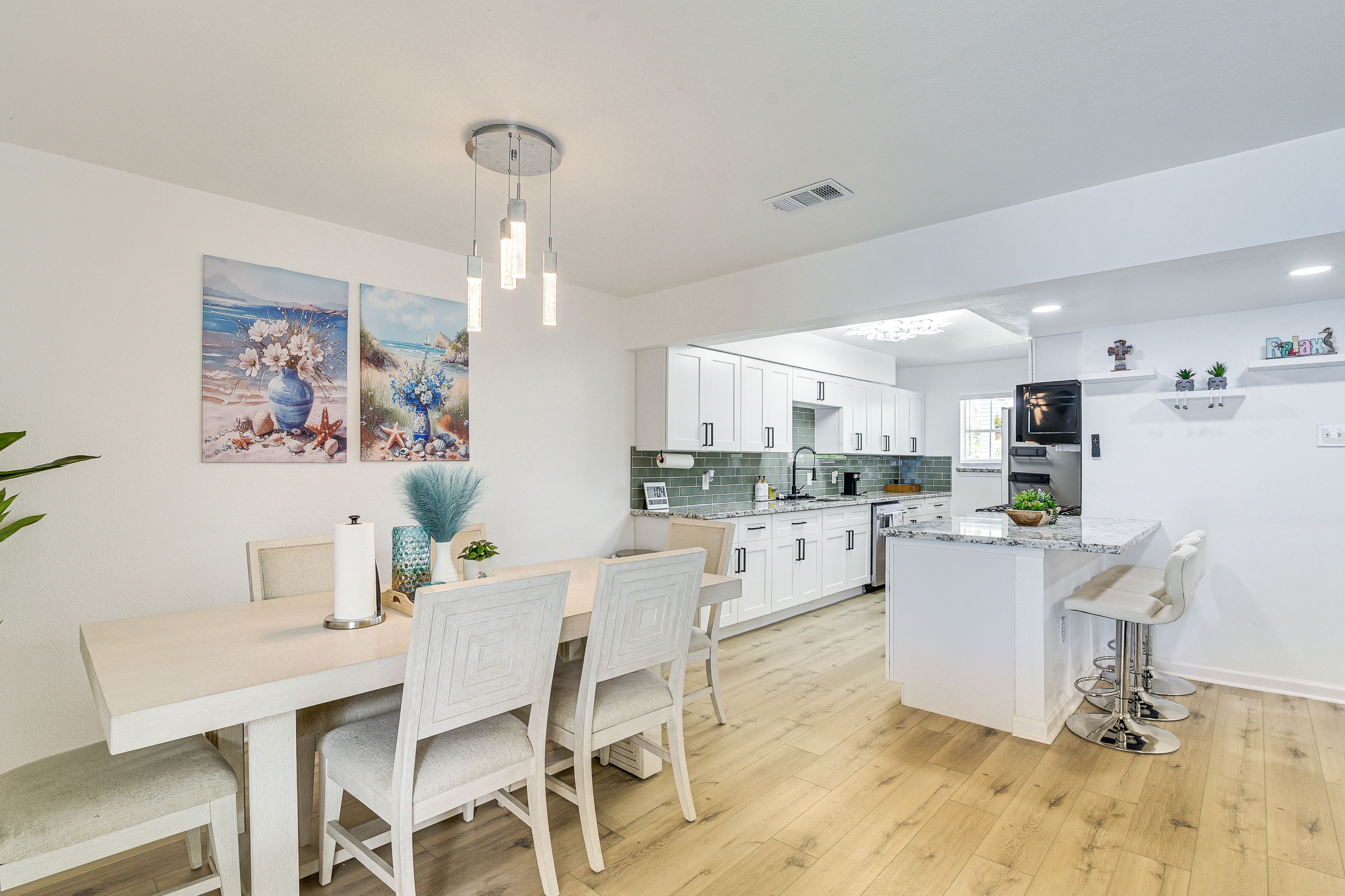 Kitchen & Dining Area | 1st Floor