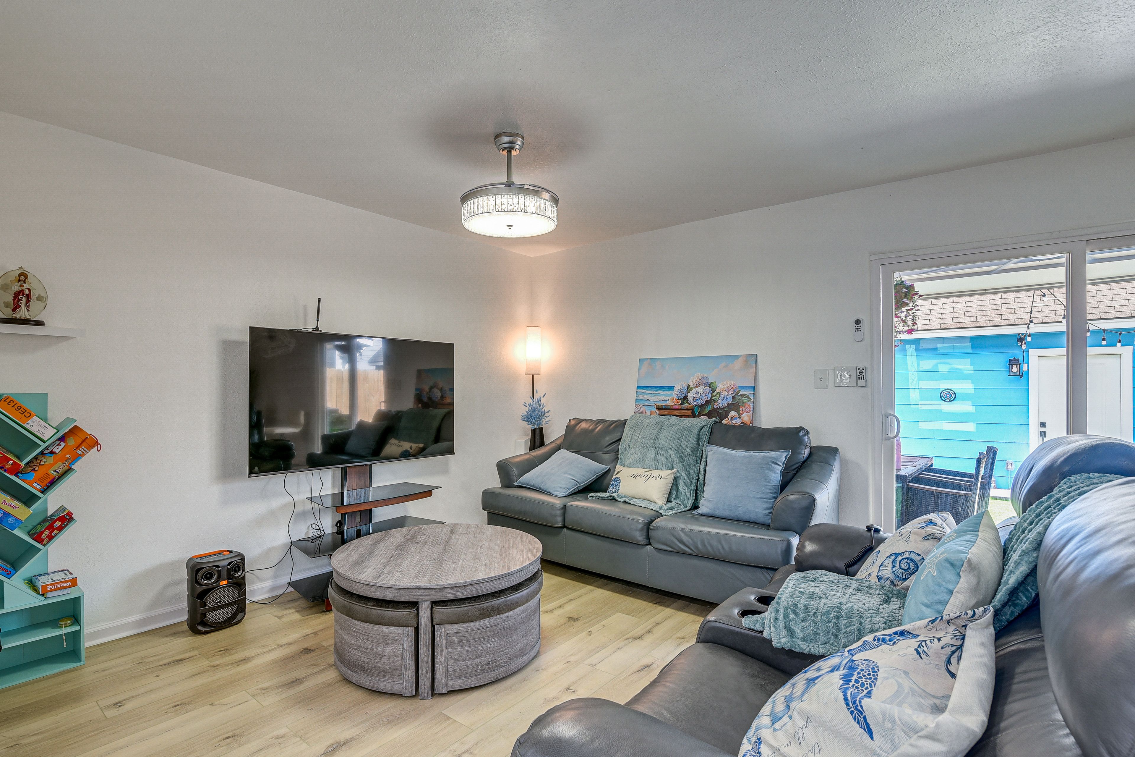 Living Room | Queen Sleeper Sofa | 1st Floor