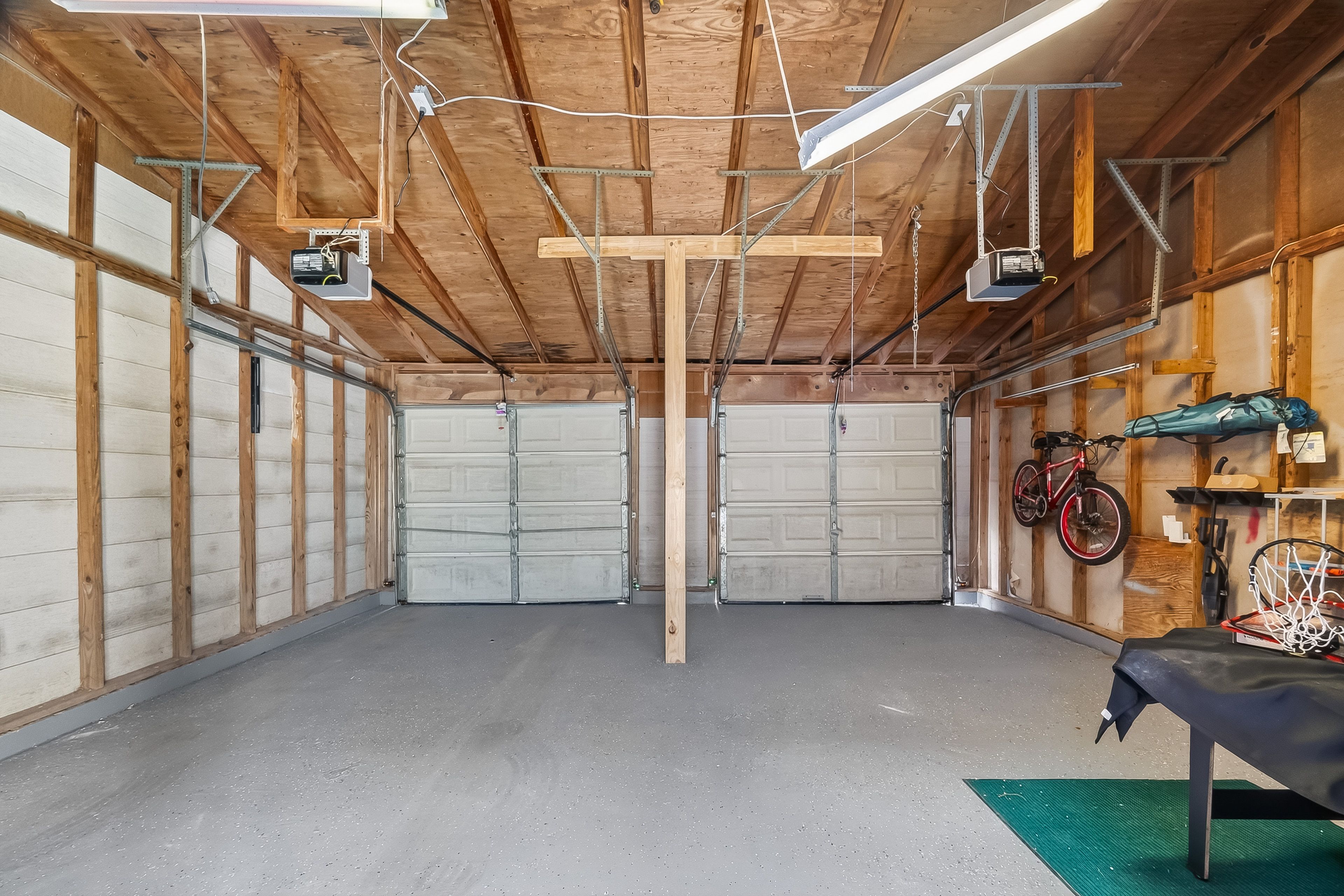 Garage (2 Vehicles) | Carport (4 Vehicles) | Driveway (2 Vehicles)