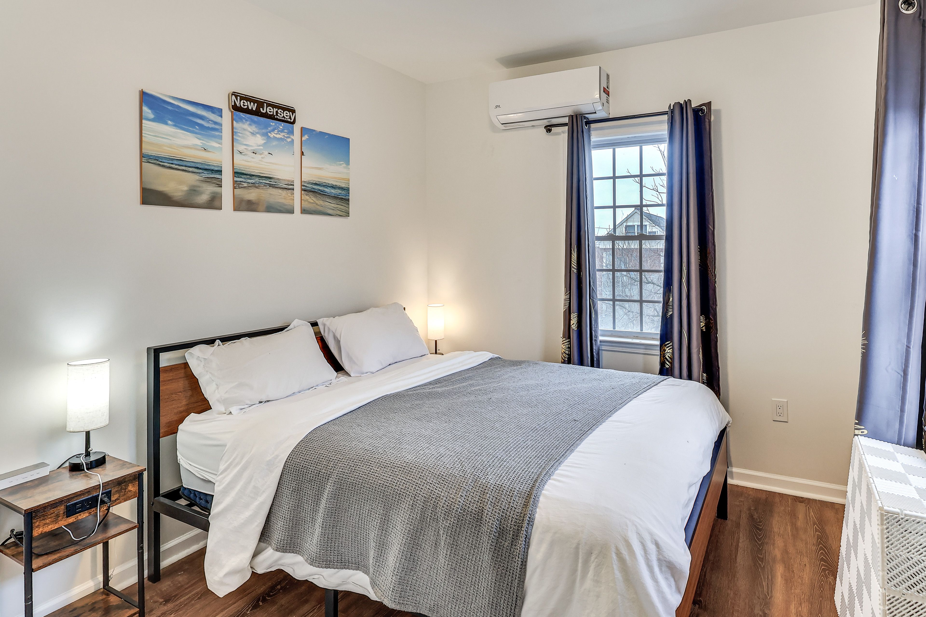 Bedroom 1 | Queen Bed | Main Level