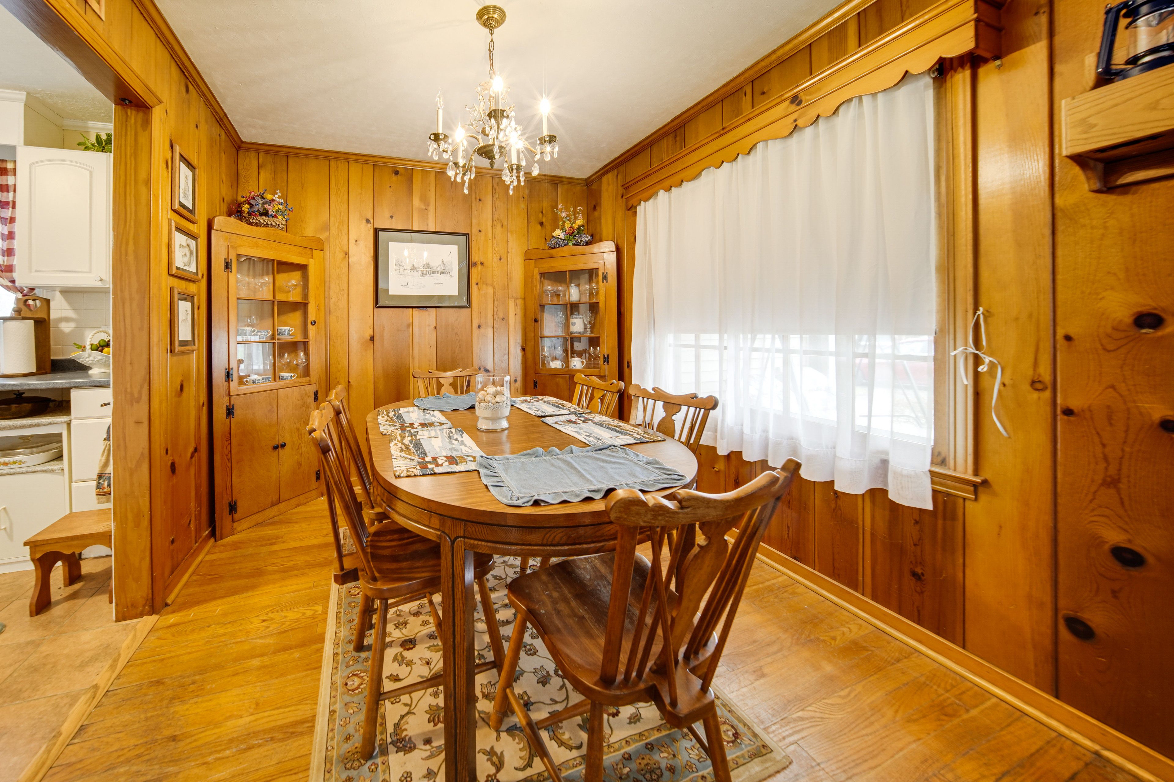 Dining Area | Central Heating & A/C