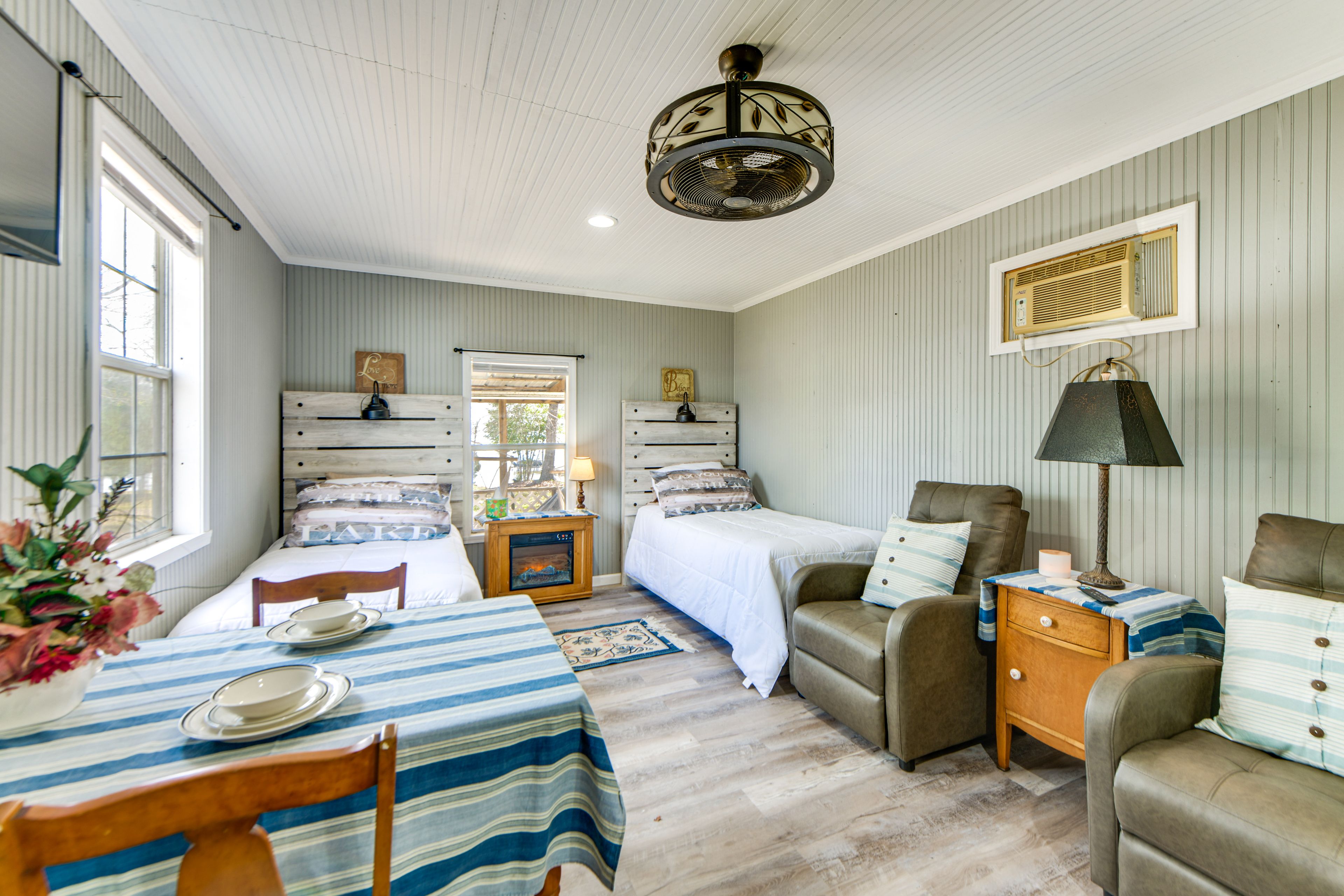 Bedroom 3 (Detached Studio) | 2 Twin Beds | Kitchenette