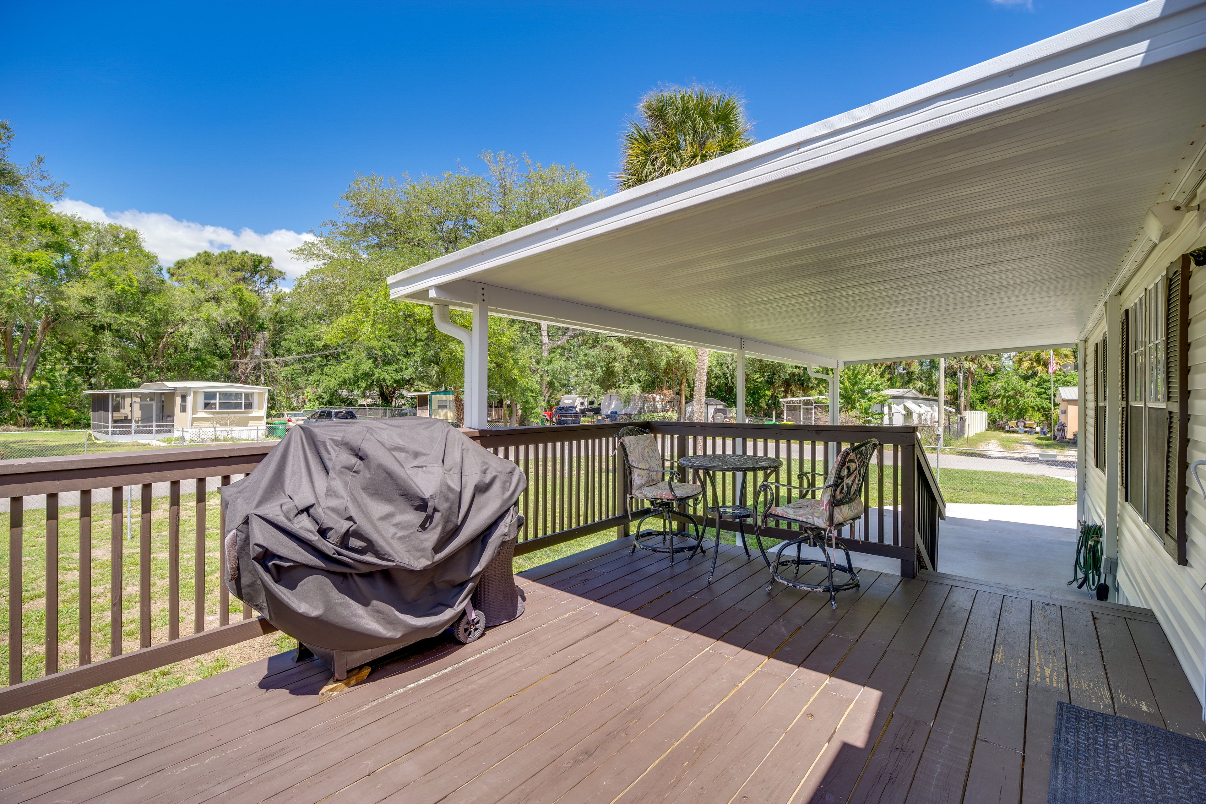 Furnished Deck