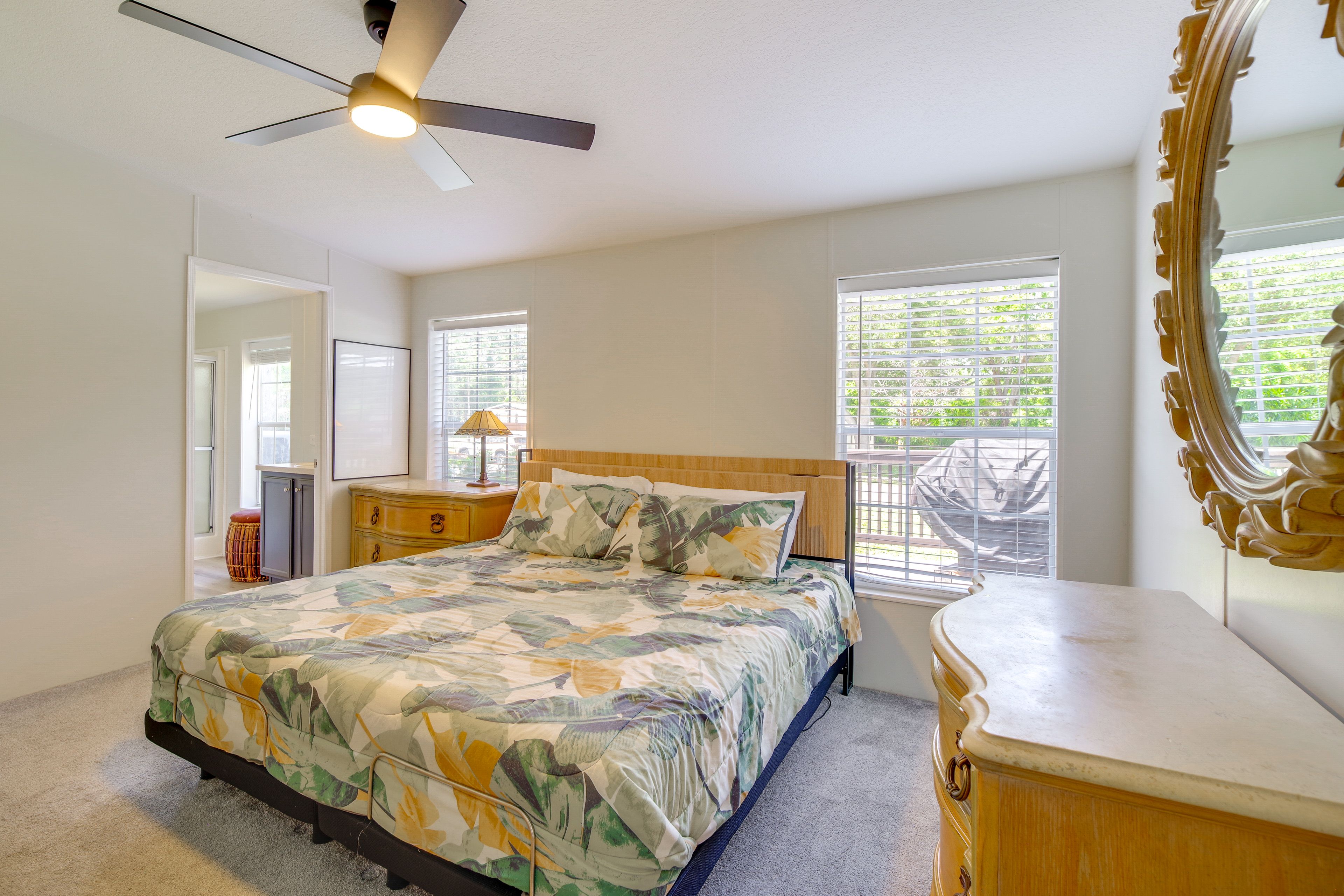 Bedroom 1 | King Bed