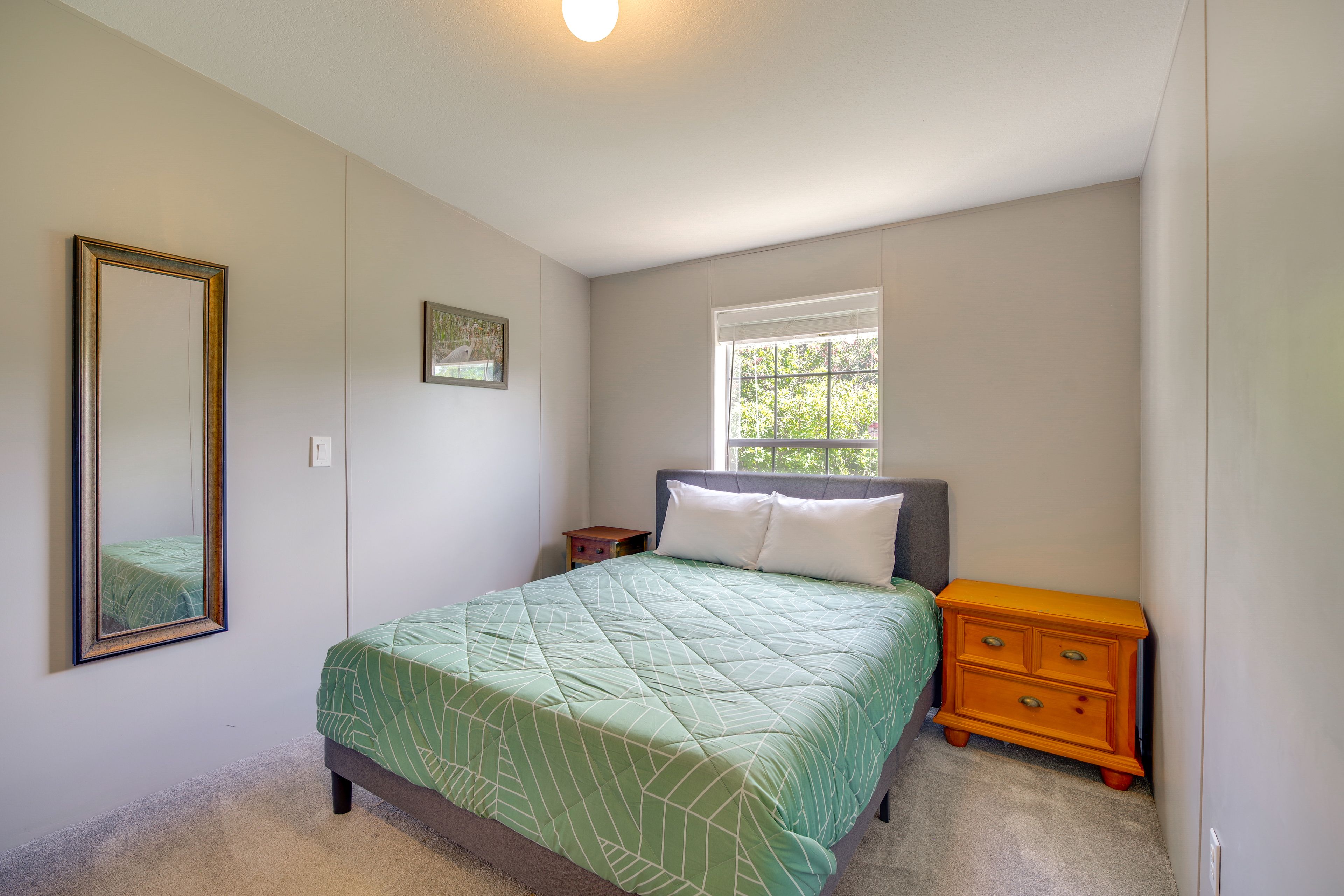 Bedroom 2 | Queen Bed
