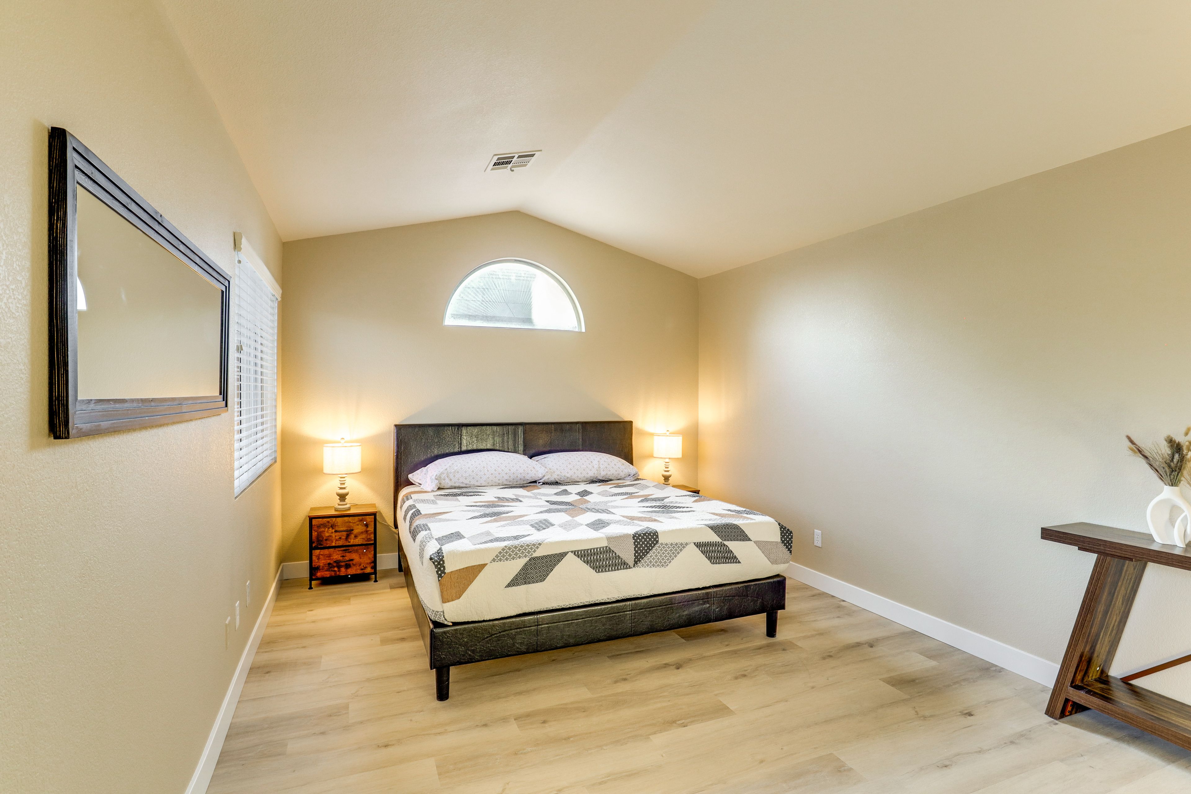 Bedroom 2 | King Bed | 2nd Floor