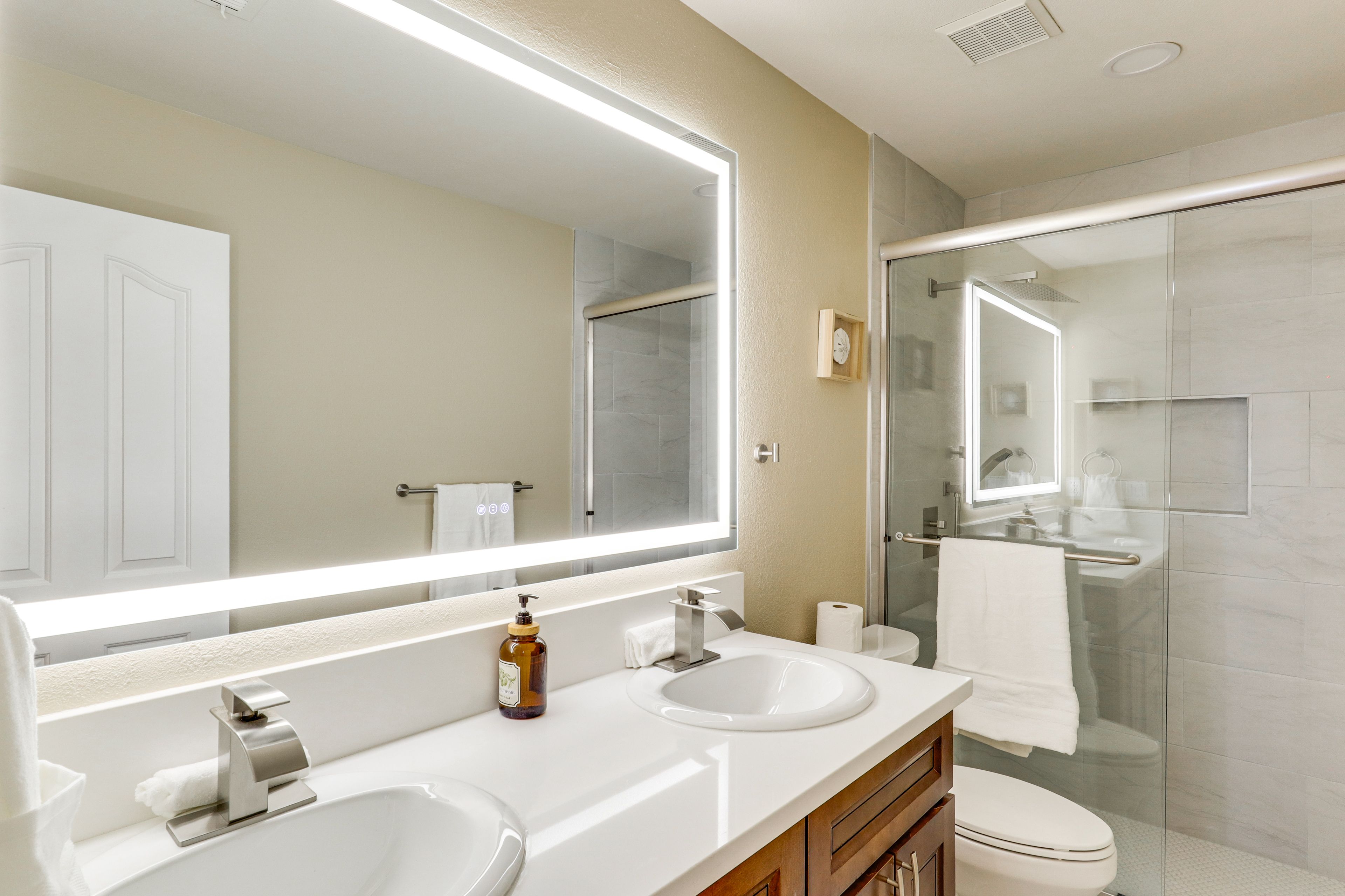 Bathroom | 2nd Floor