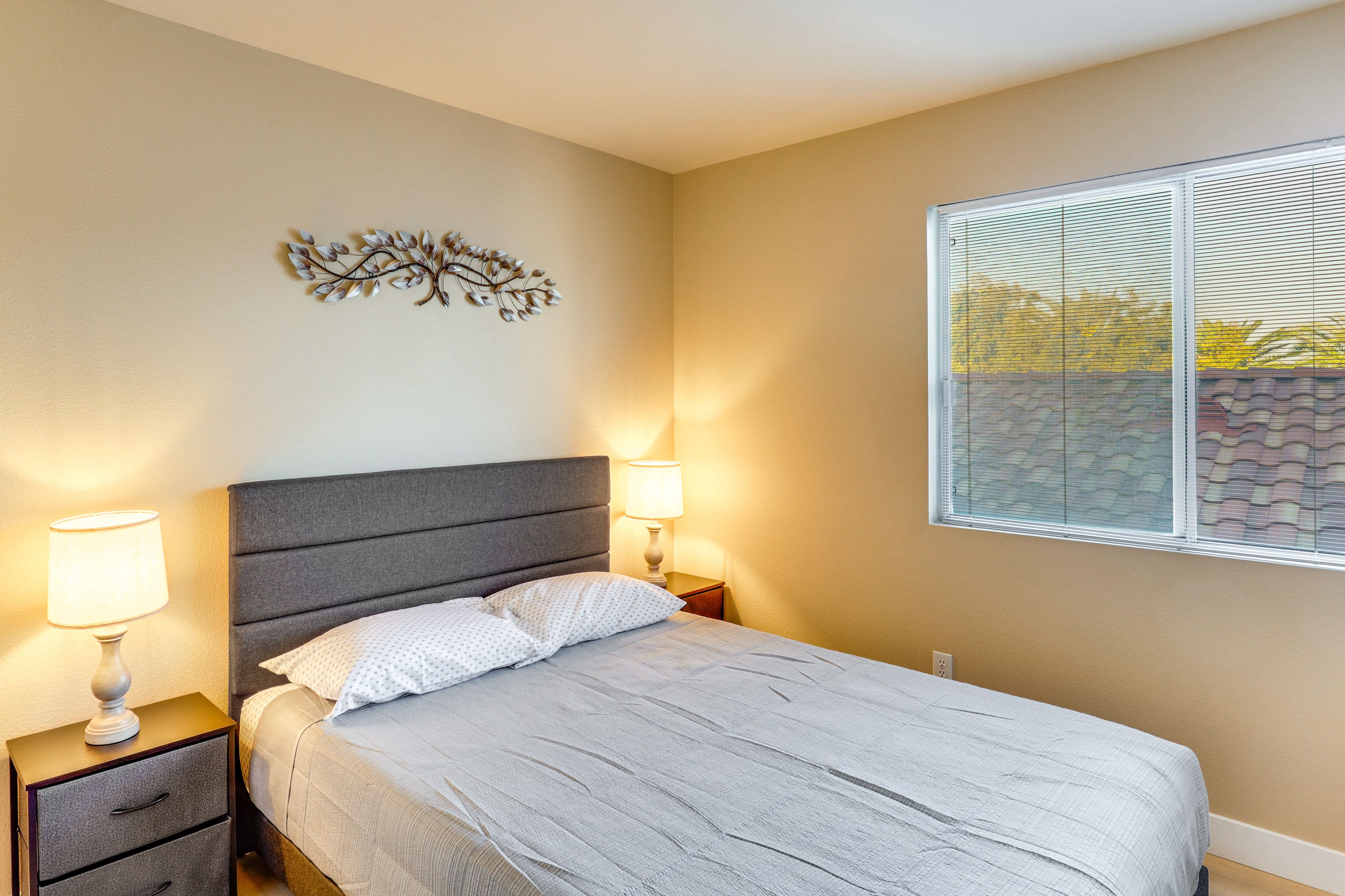 Bedroom 5 | Queen Bed