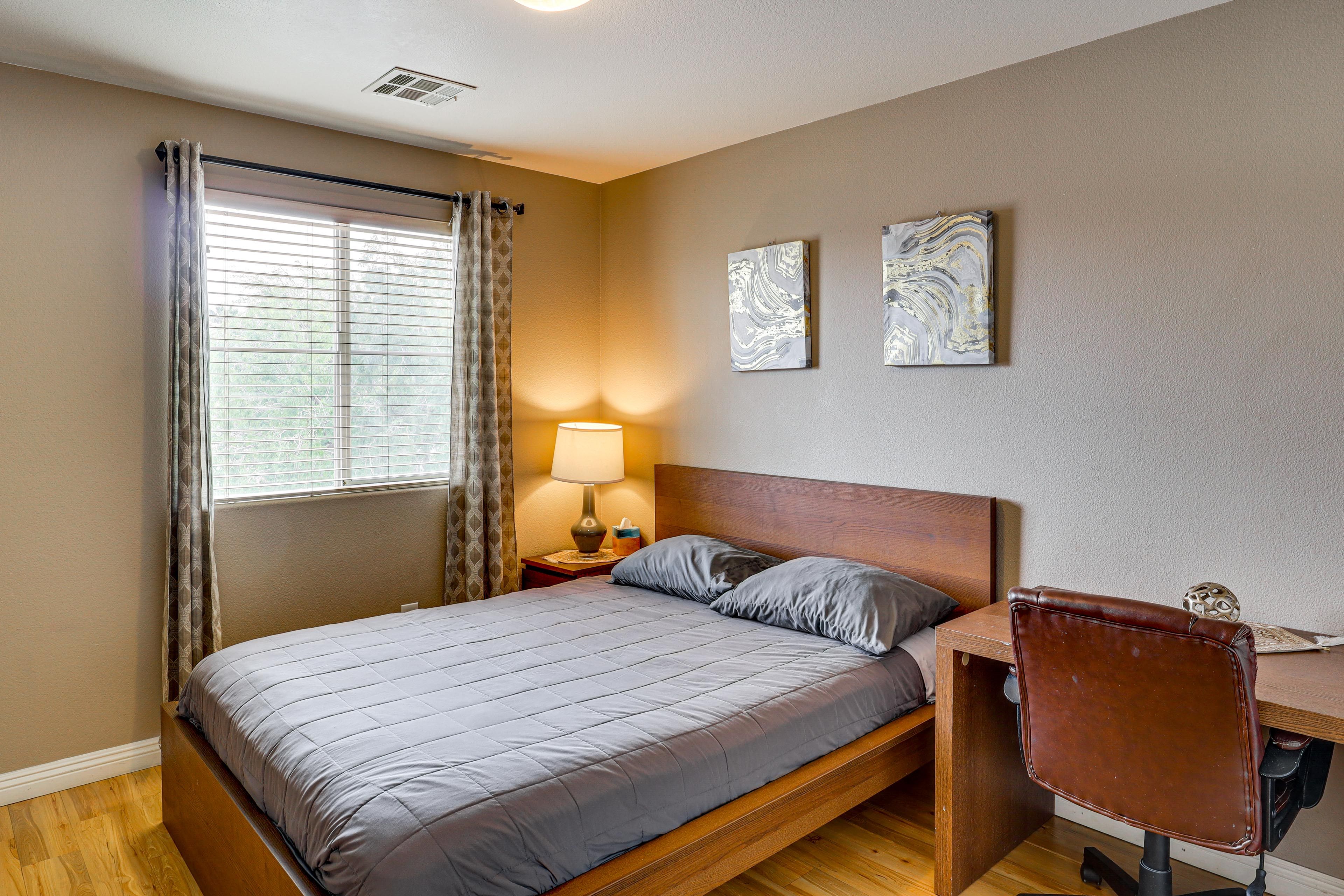 Bedroom 2 | Queen Bed | 2nd Floor