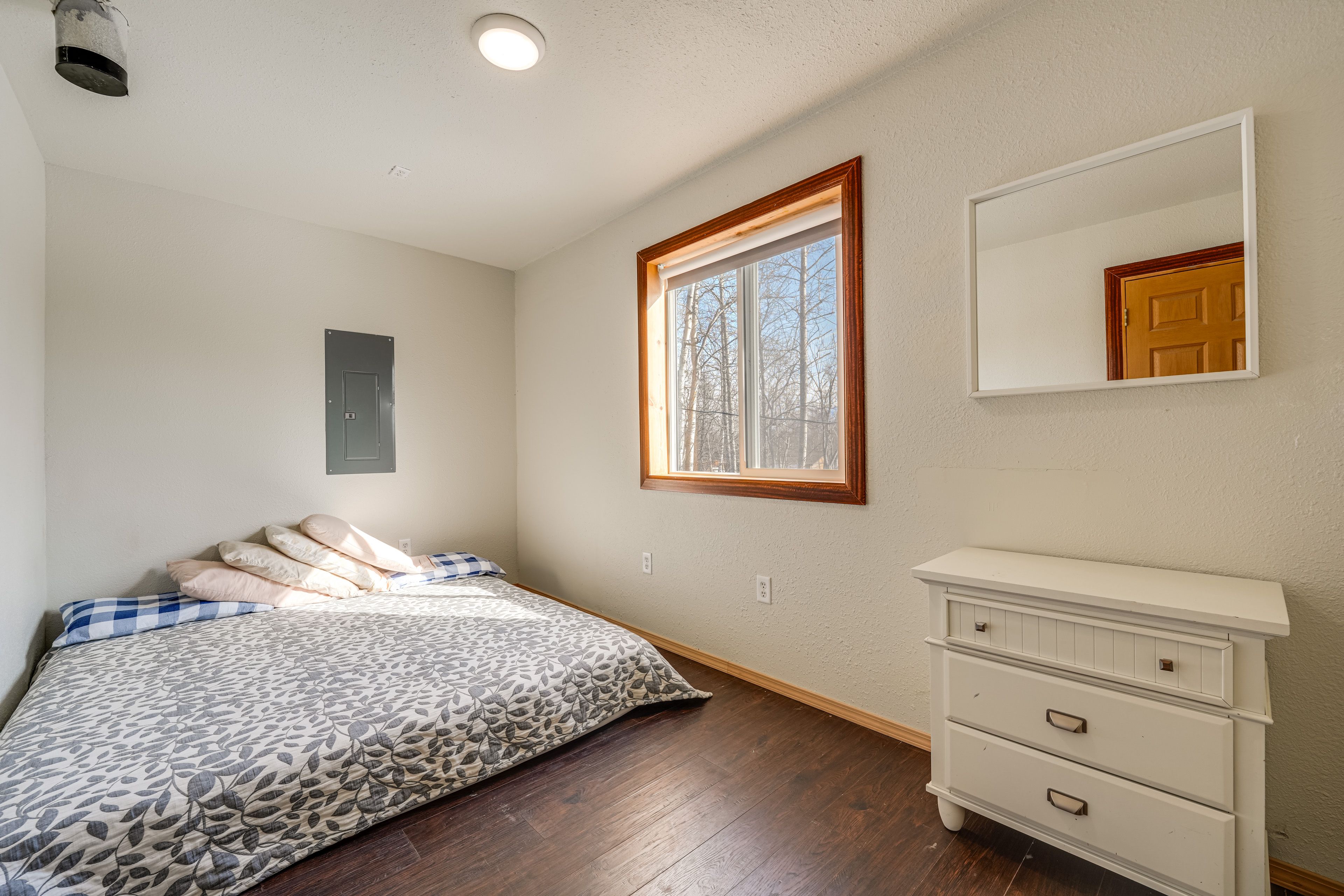 Sleeping Area | King Floor Mattress