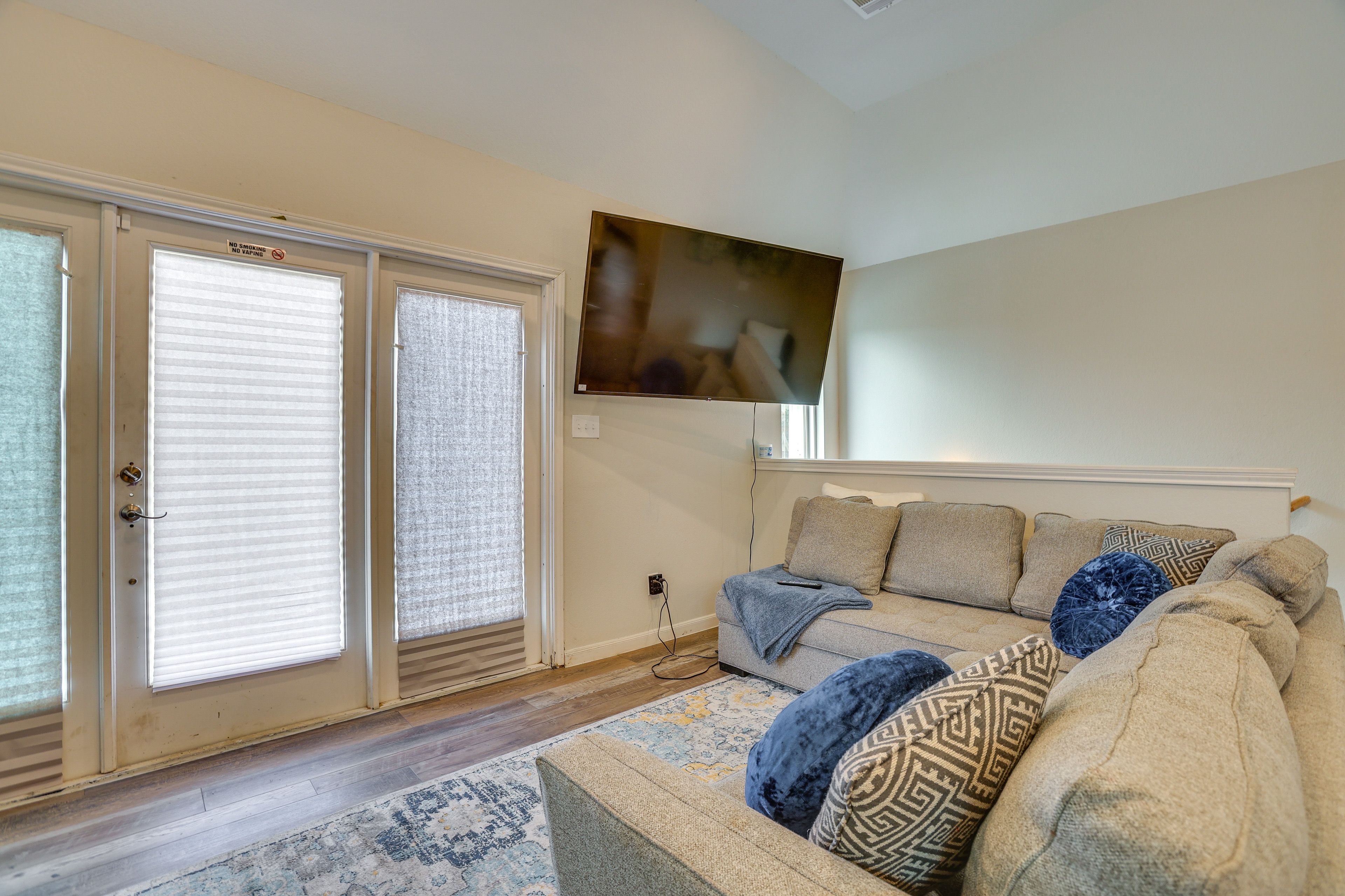 Living Room | Upper Level