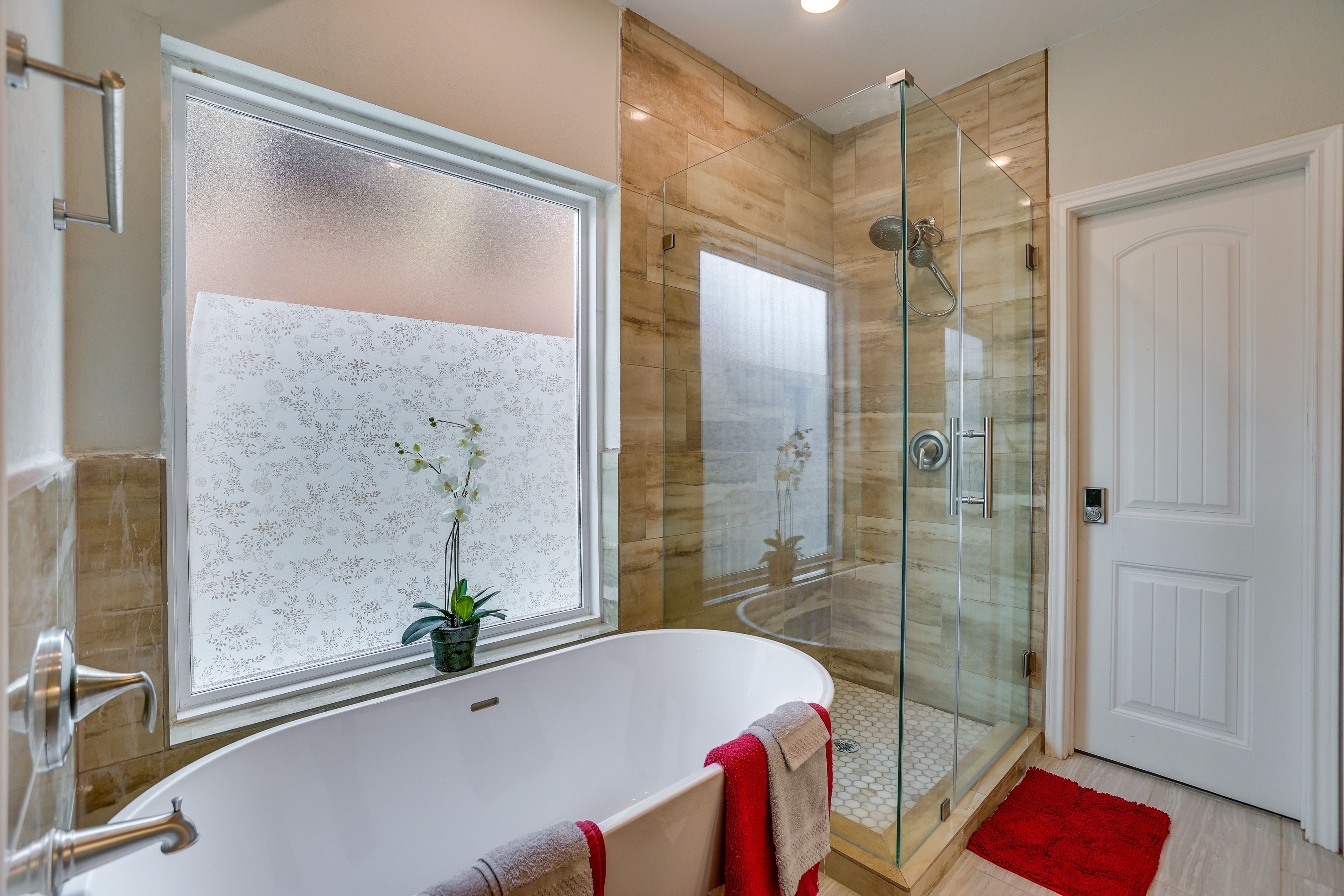 En-Suite Bathroom | Lower Level